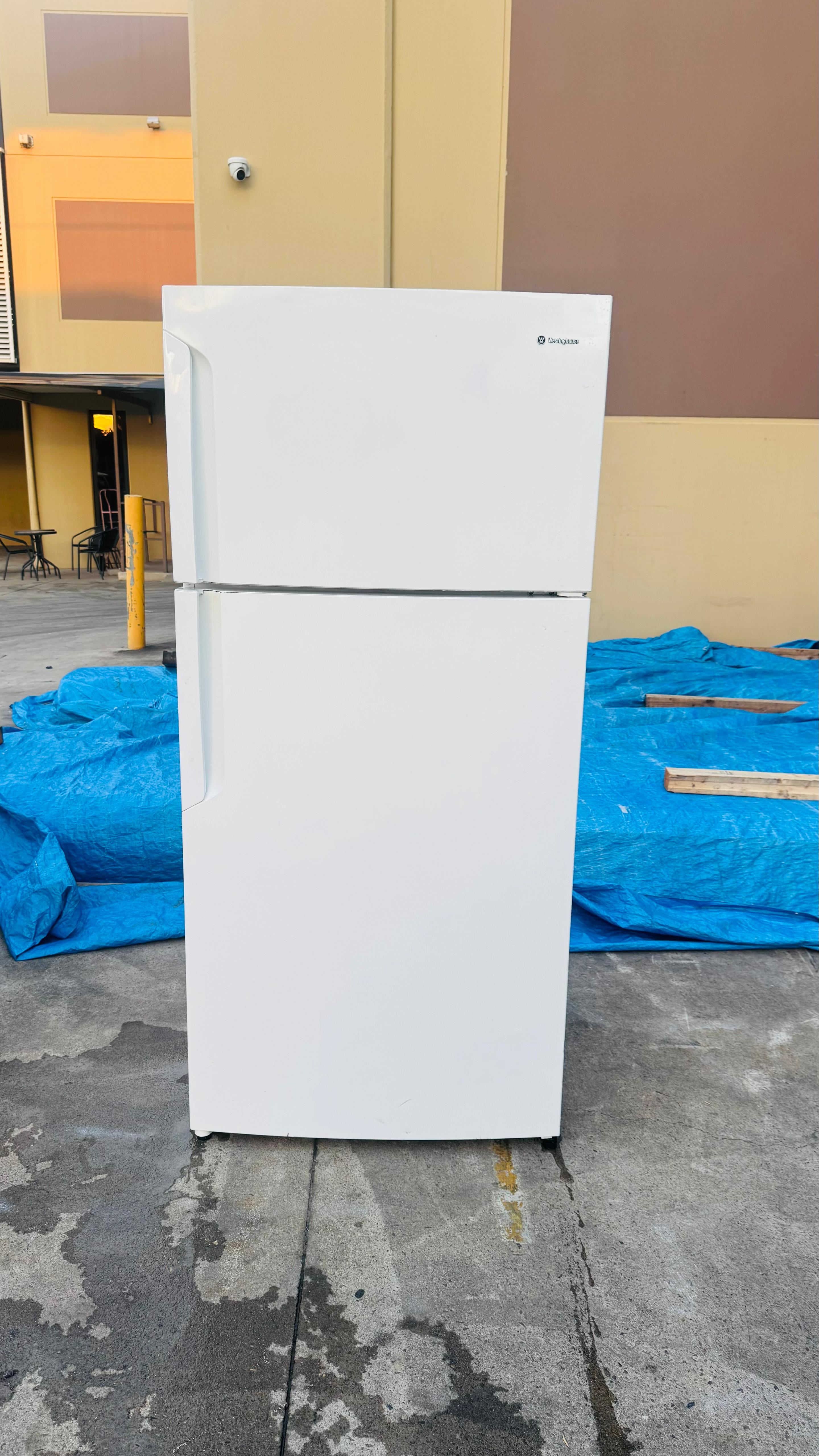 WESTINGHOUSE 538 LITRES FRIDGE FREEZER