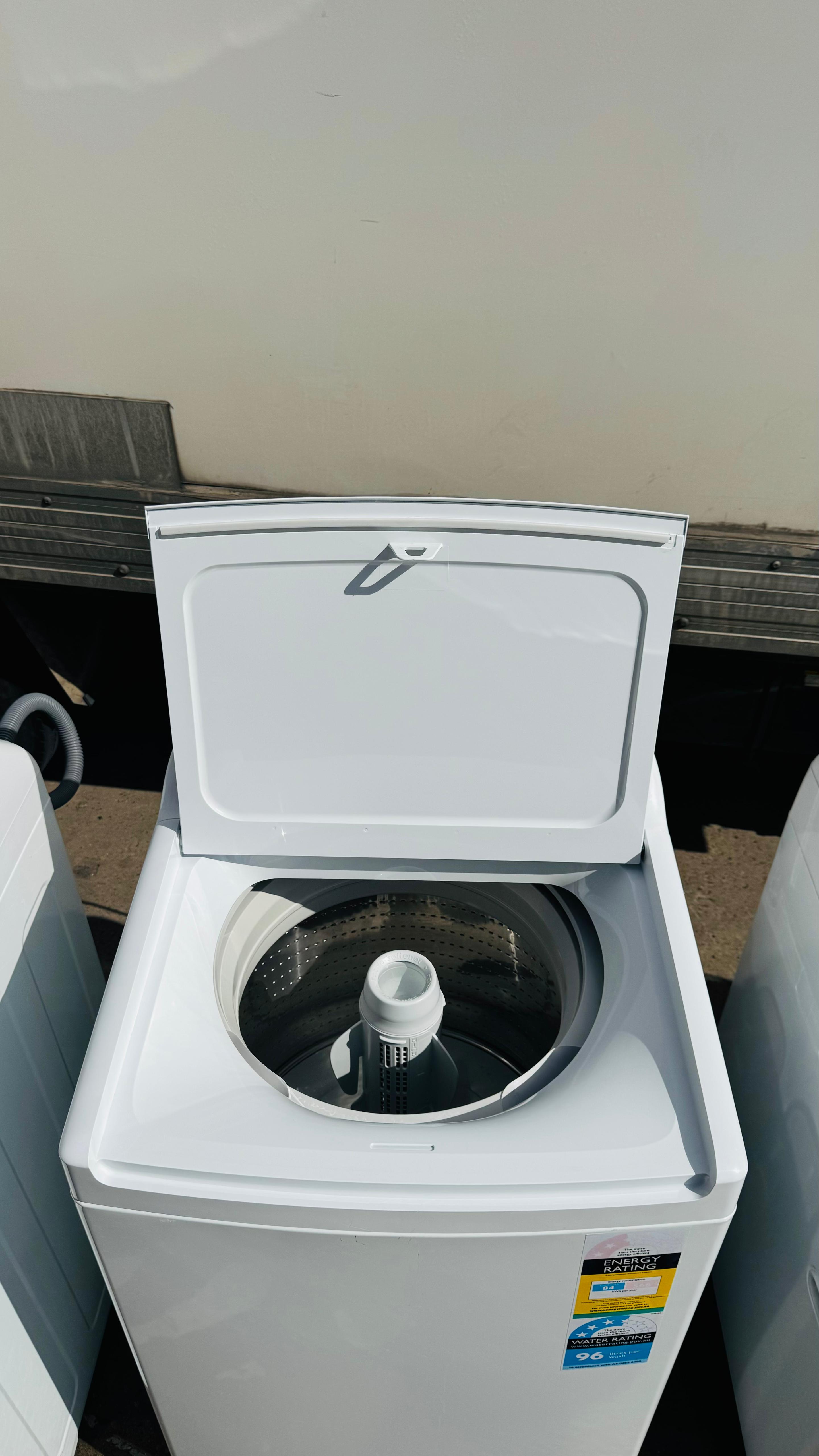 FISHER AND PAYKEL 8.5KGS TOP LOADER WASHING MACHINE