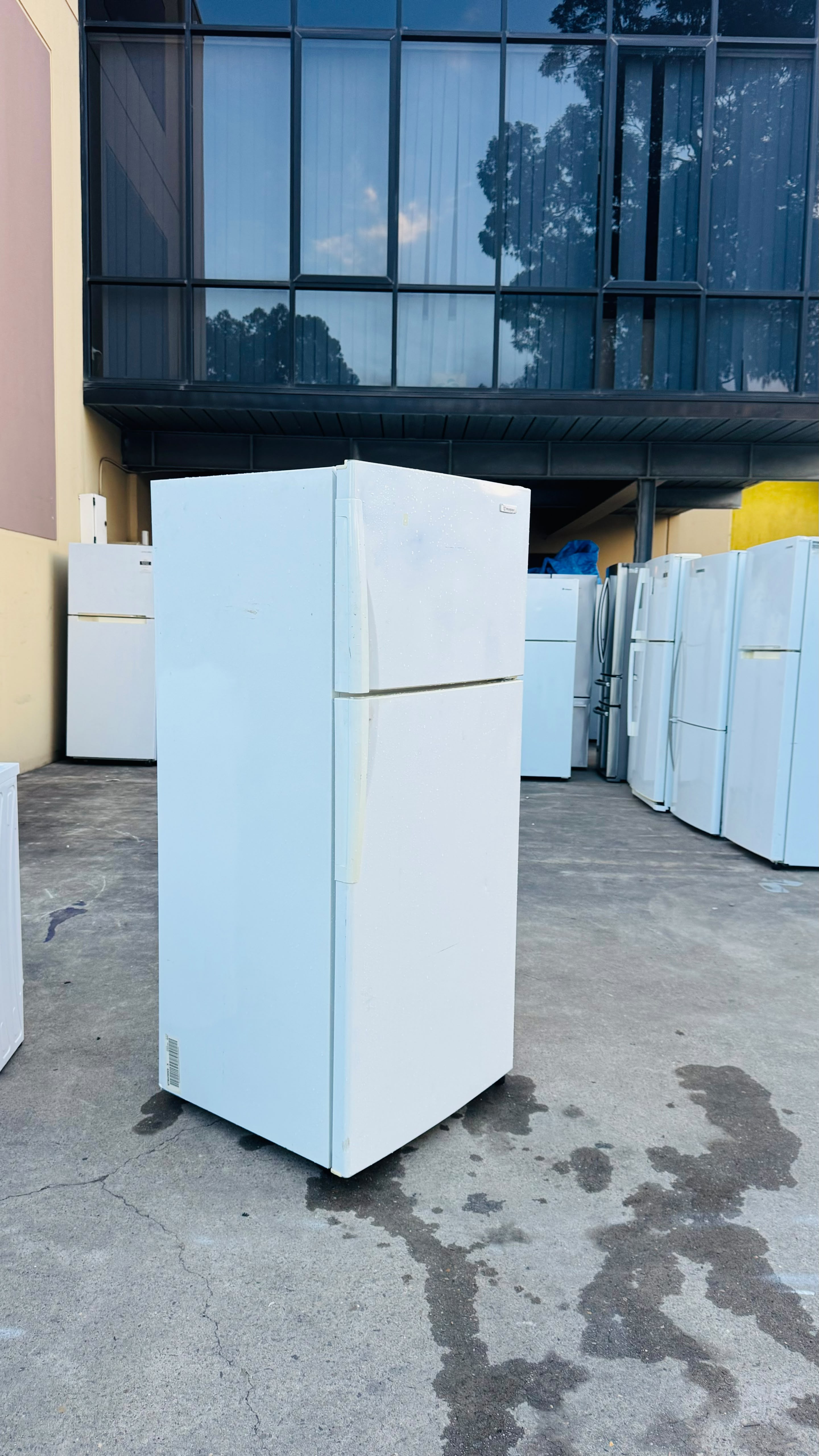 WESTINGHOUSE 420 LITRES FRIDGE FREEZER