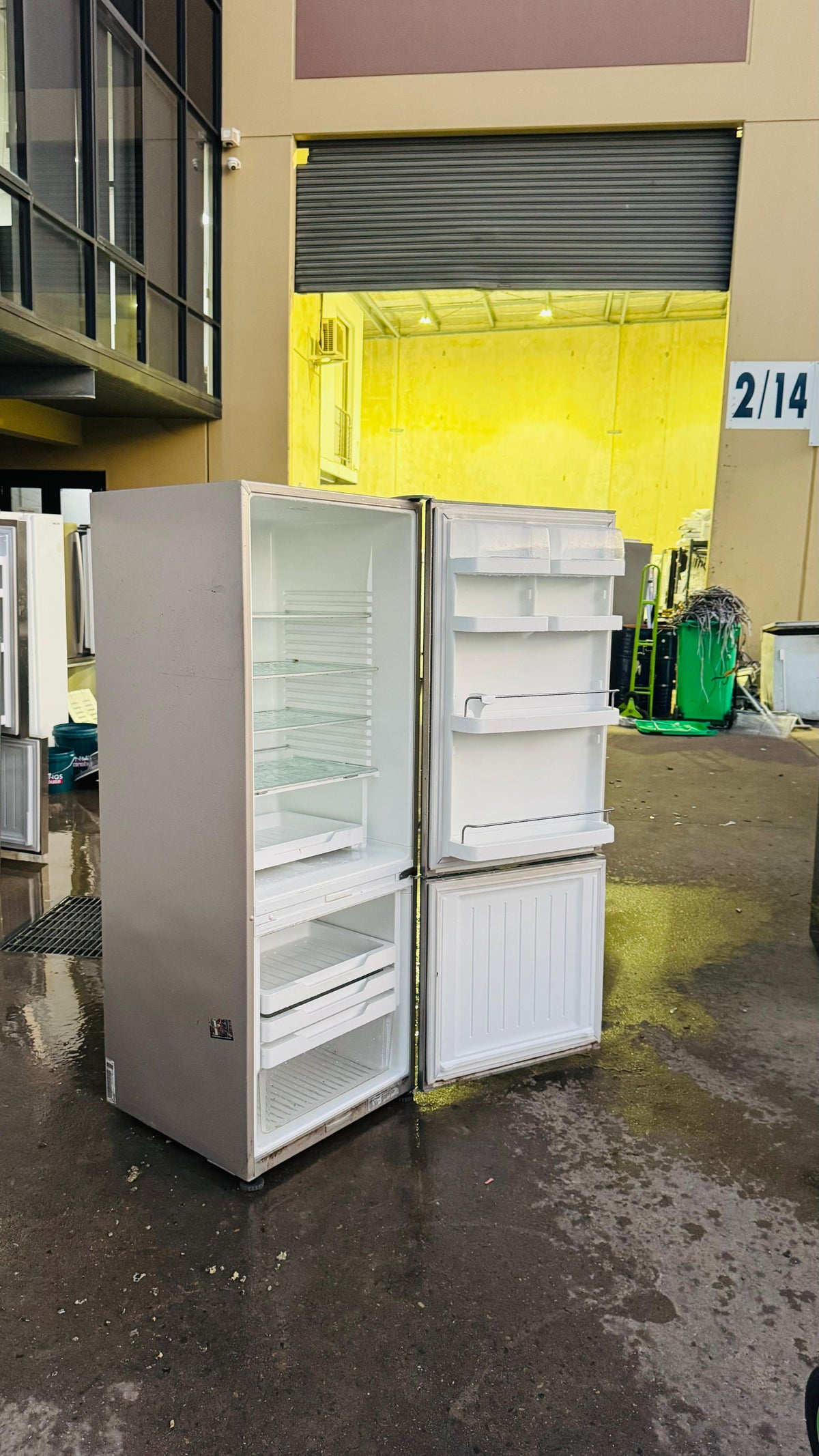 FISHER AND PAYKEL 403 LITRES FRIDGE FREEZER