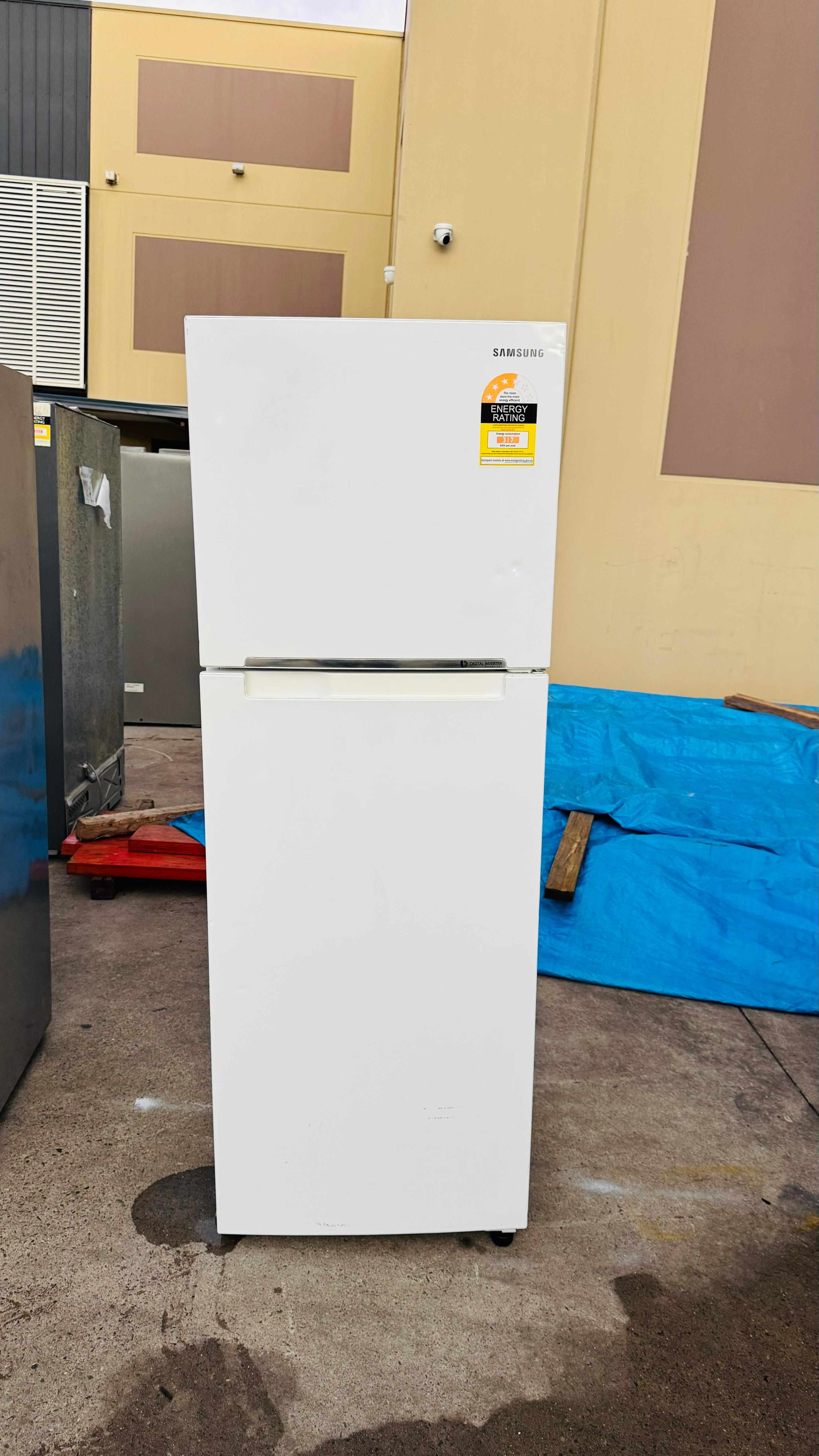 SAMSUNG 343 LITRES FRIDGE FREEZER