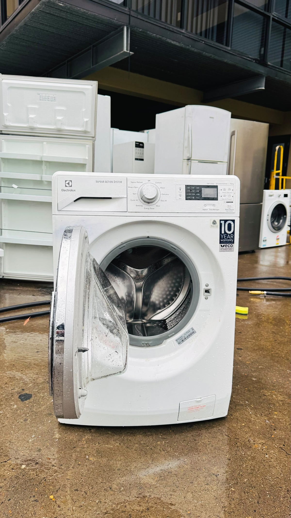 ELECTROLUX 7.5KGS FRONT LOADER WASHING MACHINE