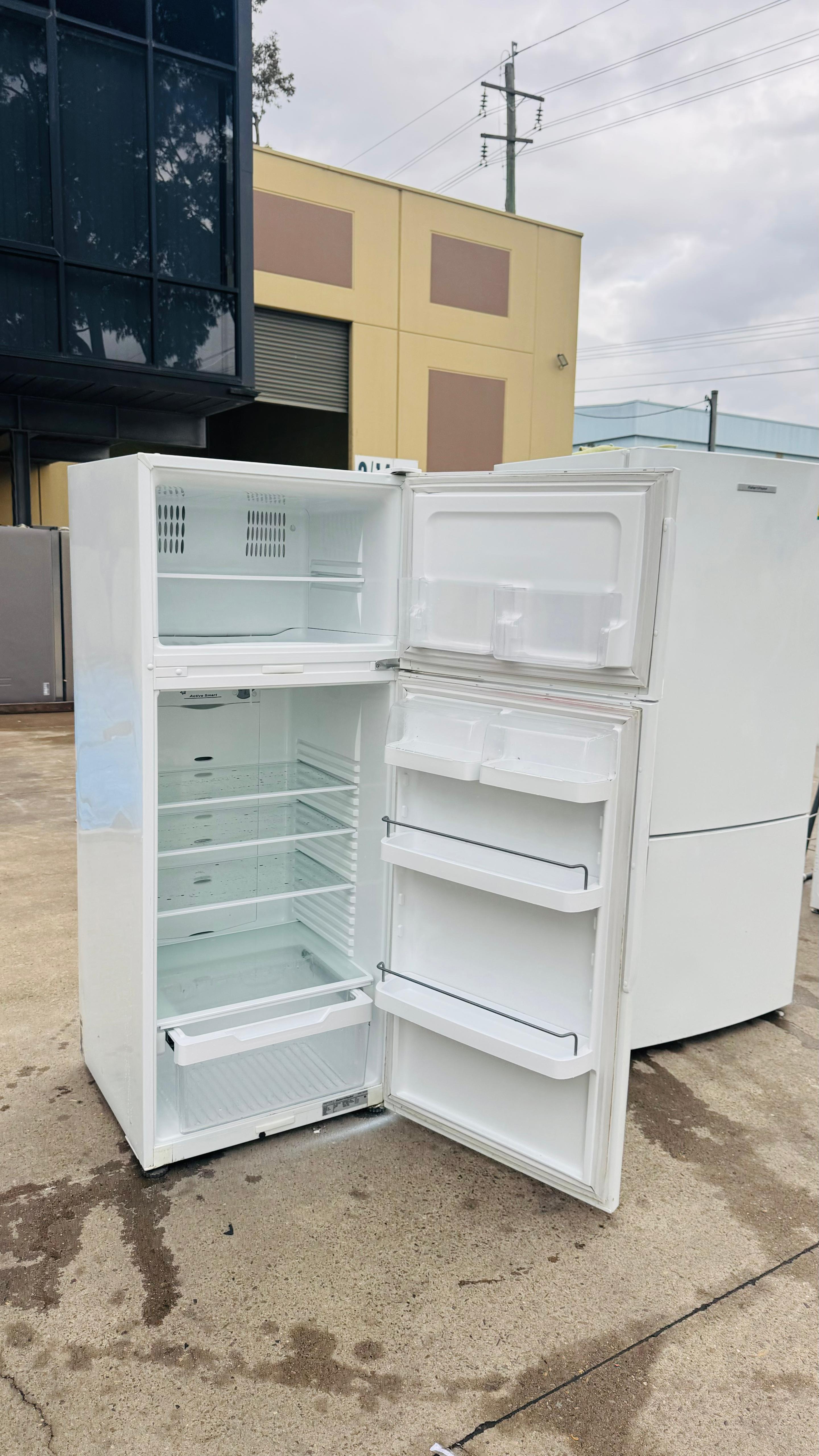 FISHER AND PAYKEL 380 LITRES FRIDGE FREEZER