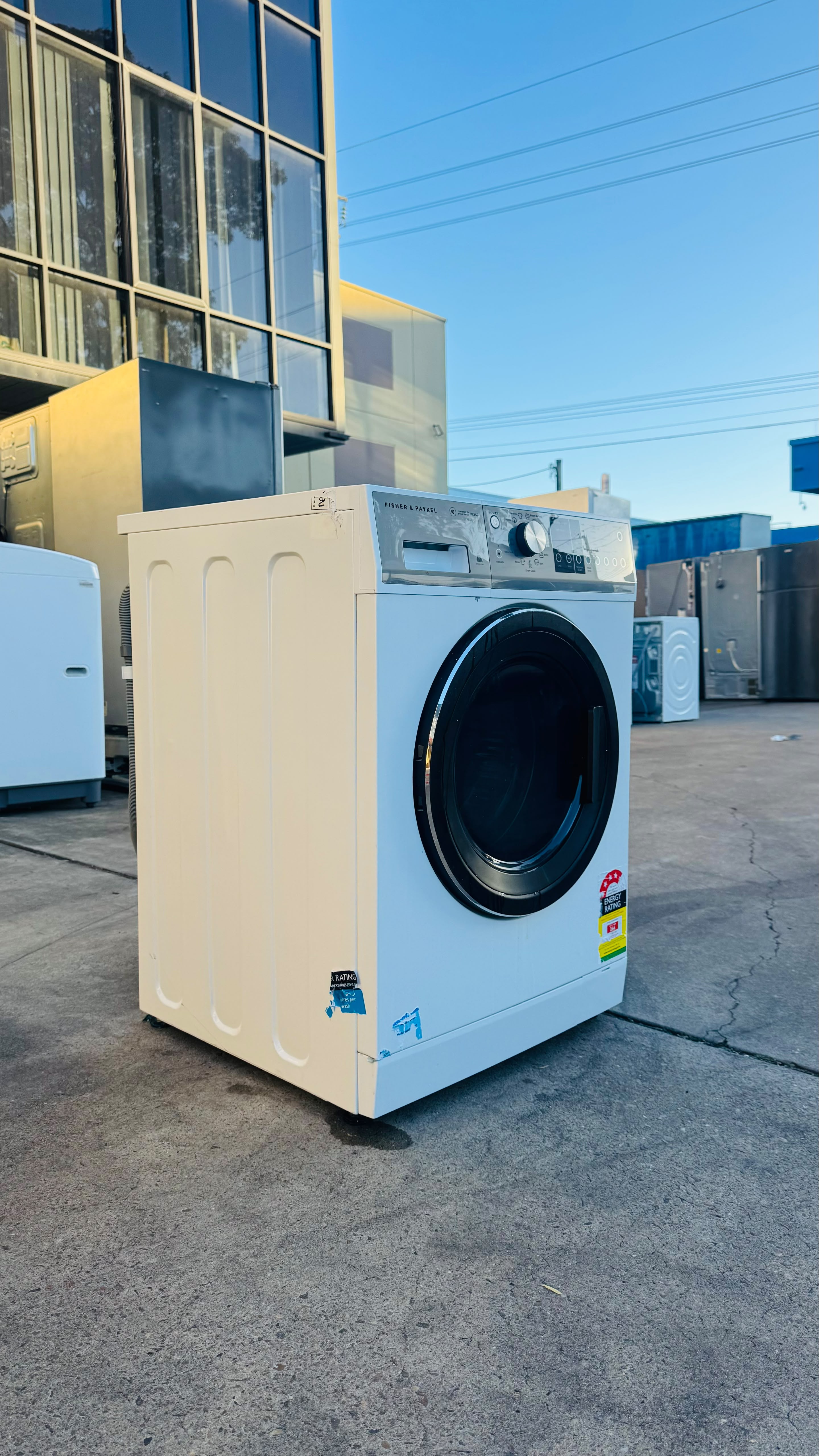 FISHER AND PAYKEL 8.5KGS FRONT LOADER WASHING MACHINE