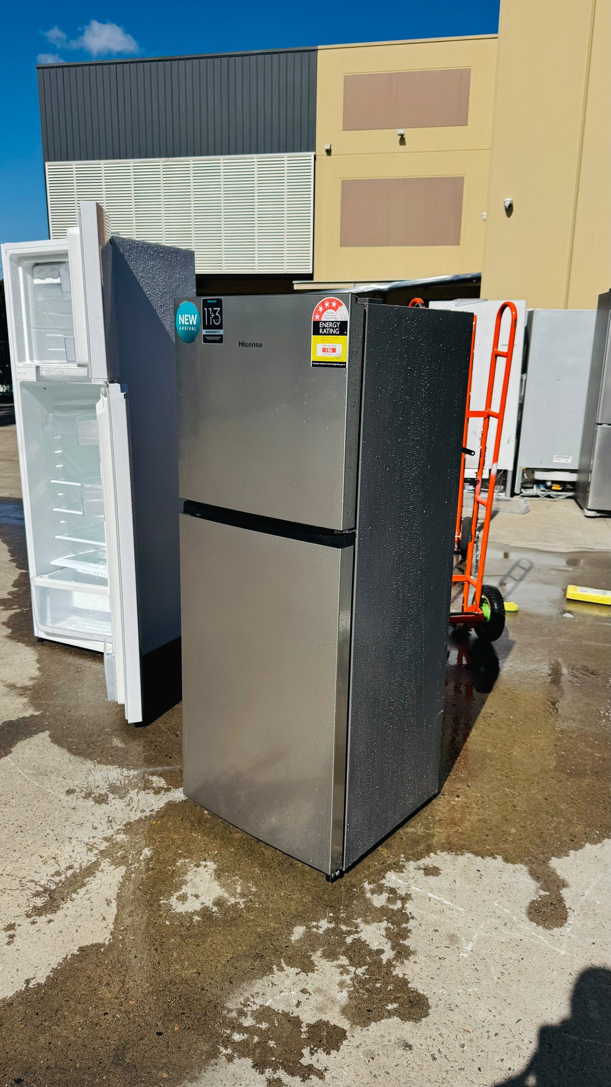 HISENSE 205 LITRES FRIDGE FREEZER