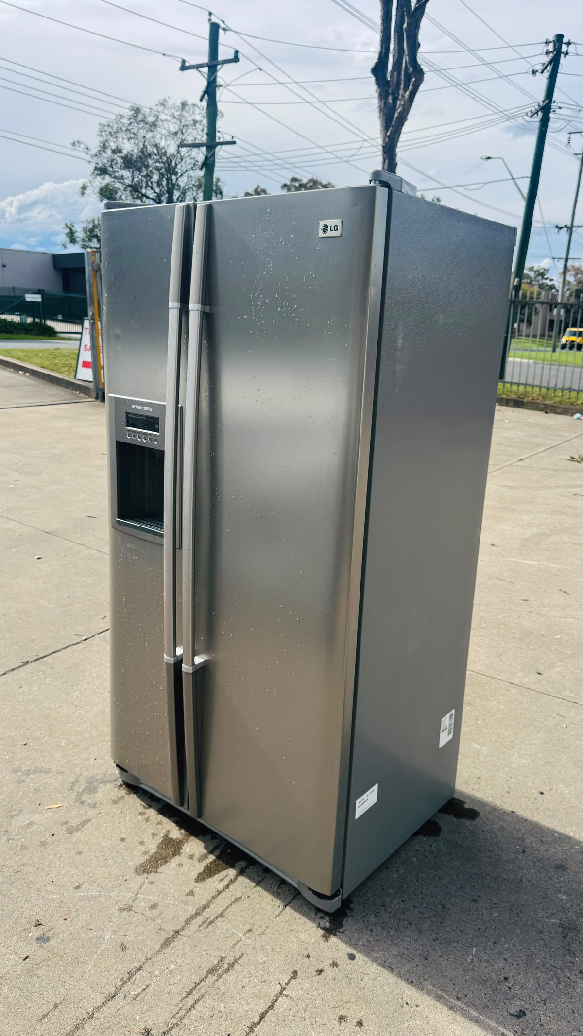 LG 567 LITRES SIDE BY SIDE FRIDGE FREEZER
