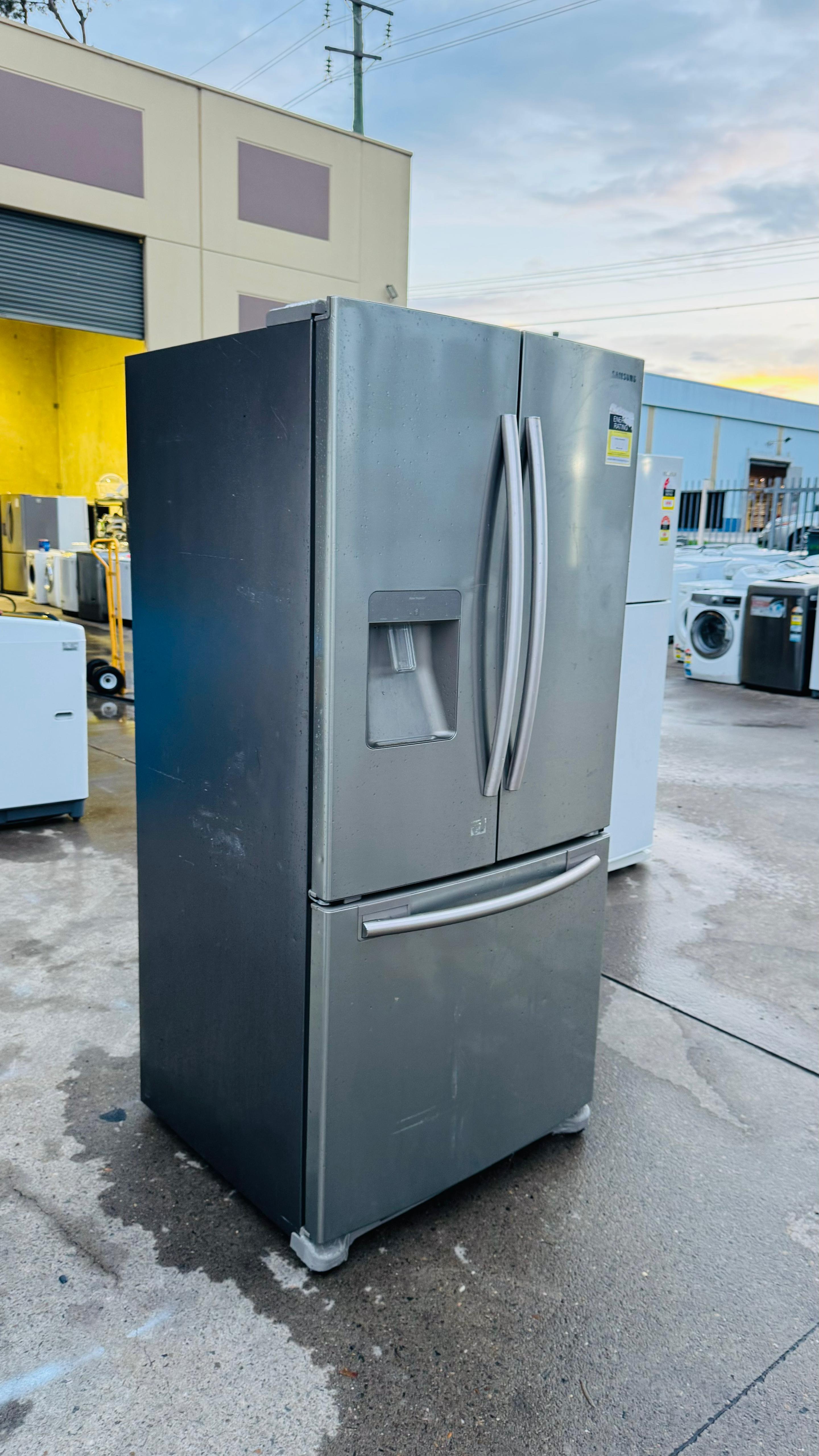 SAMSUNG 579 LITRES FRENCH DOOR FRIDGE FREEZER
