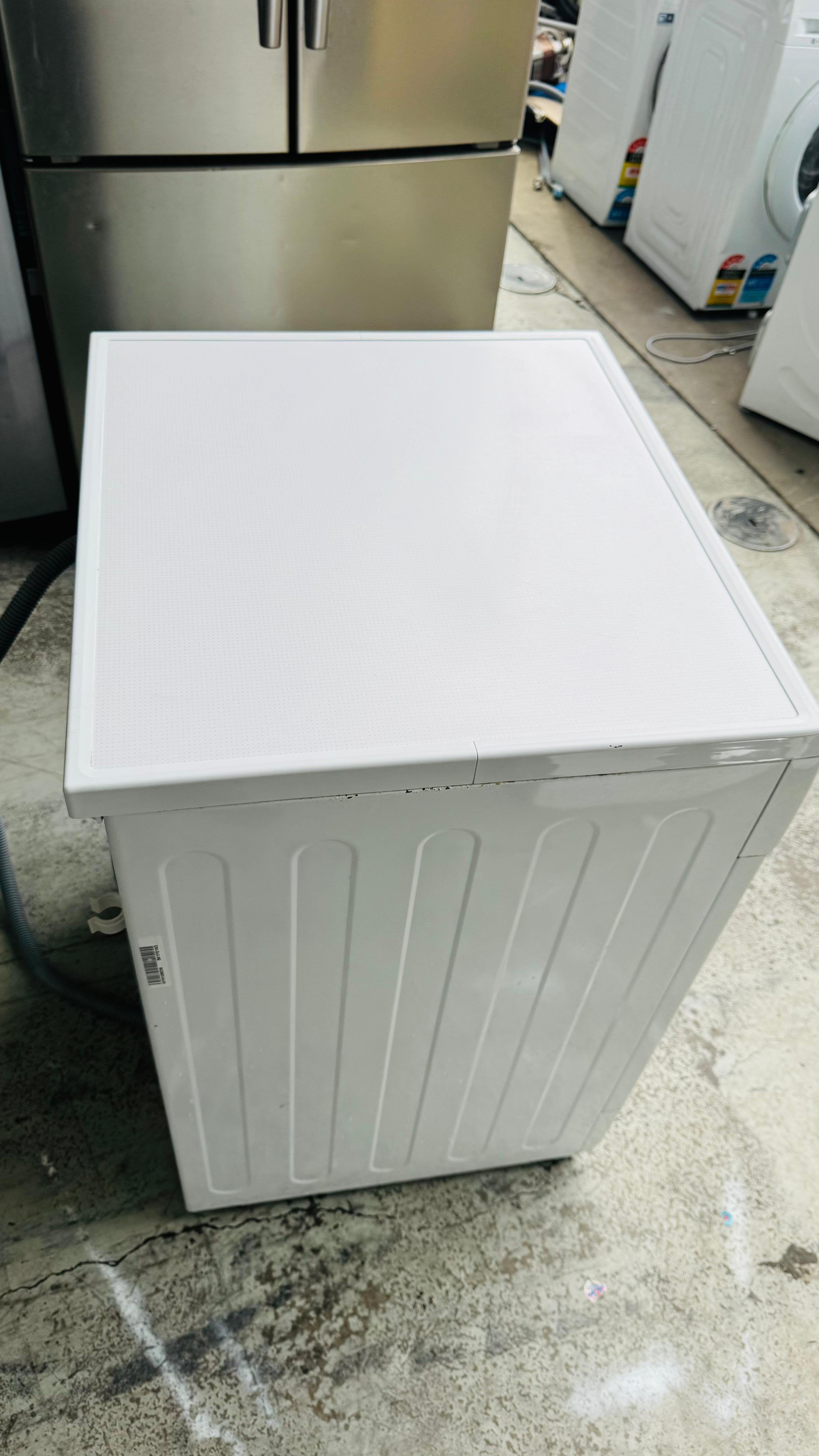LG 7KGS FRONT LOADER WASHING MACHINE
