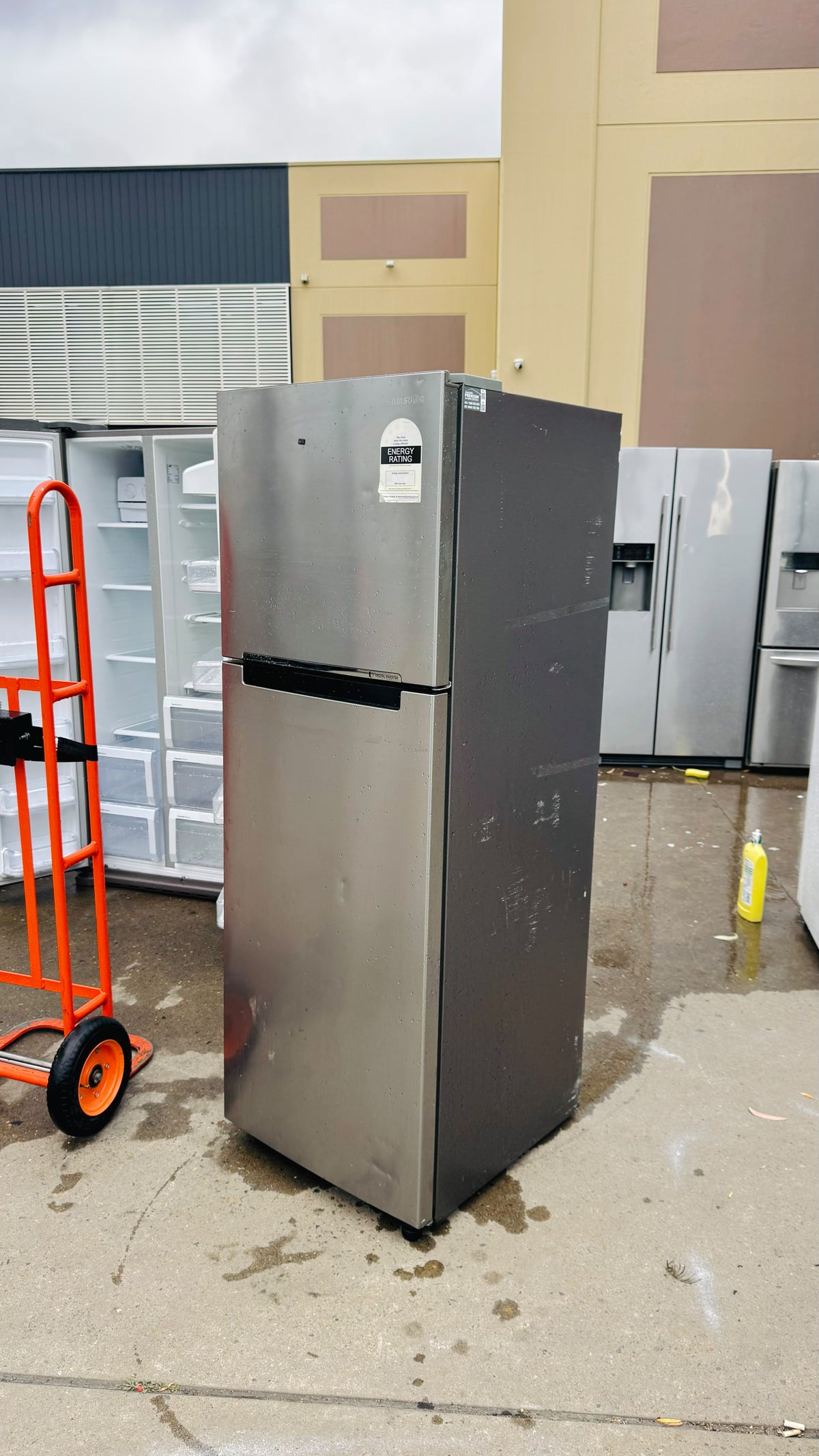 SAMSUNG 341 LITRES FRIDGE FREEZER