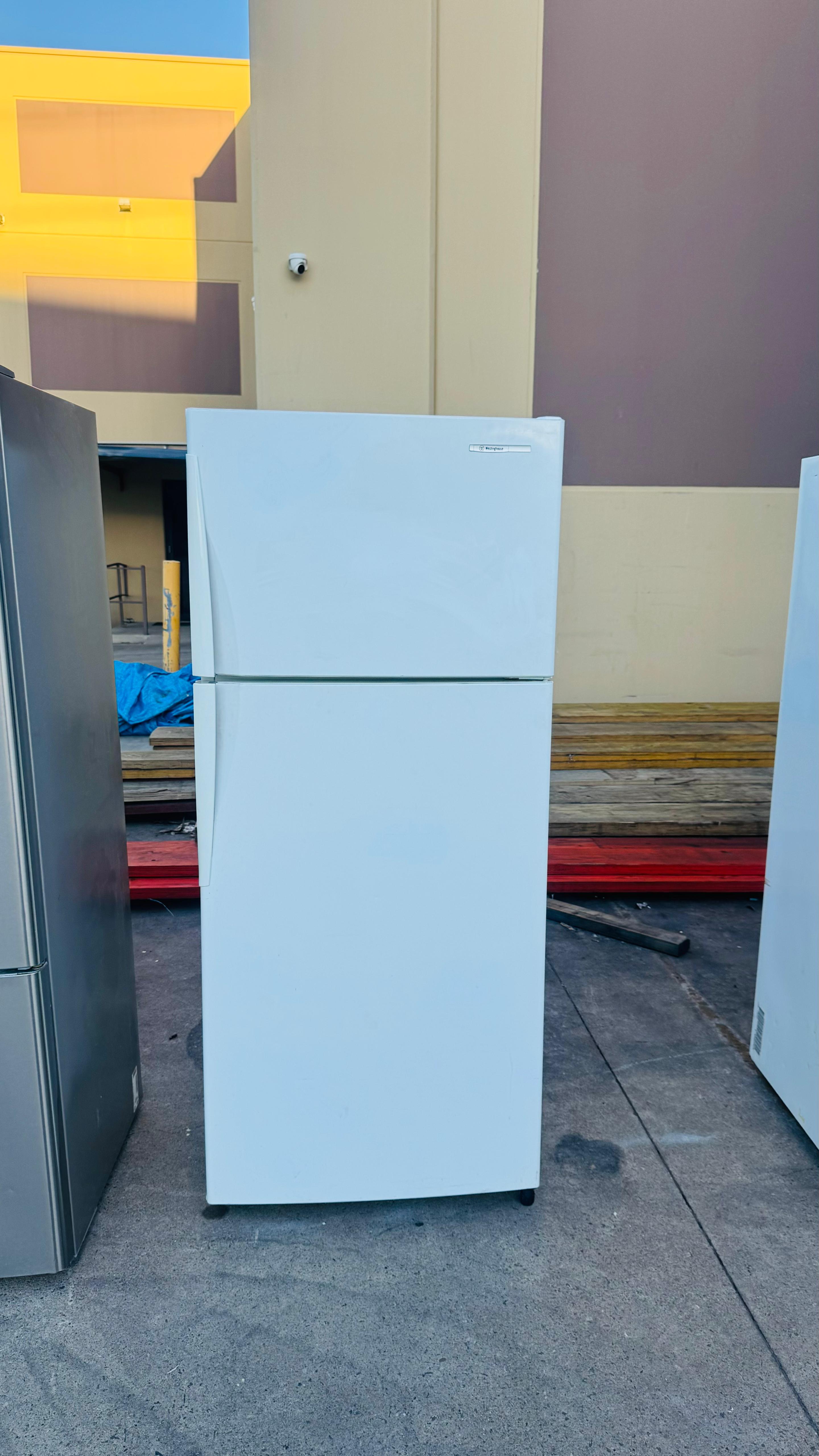 WESTINGHOUSE 420 LITRES FRIDGE FREEZER