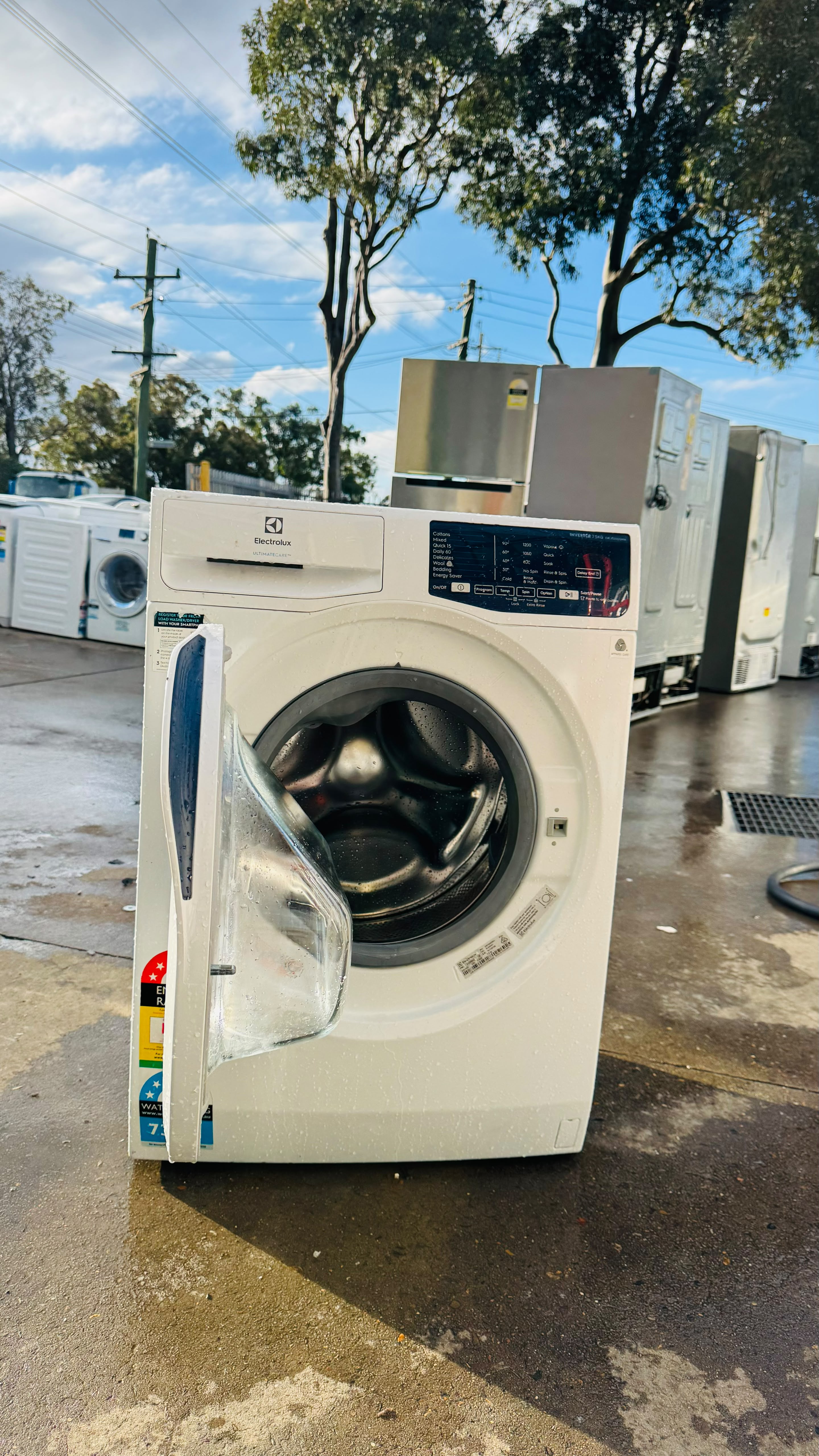 ELECTROLUX 7.5KGS FRONT LOADER WASHING MACHINE ONLY