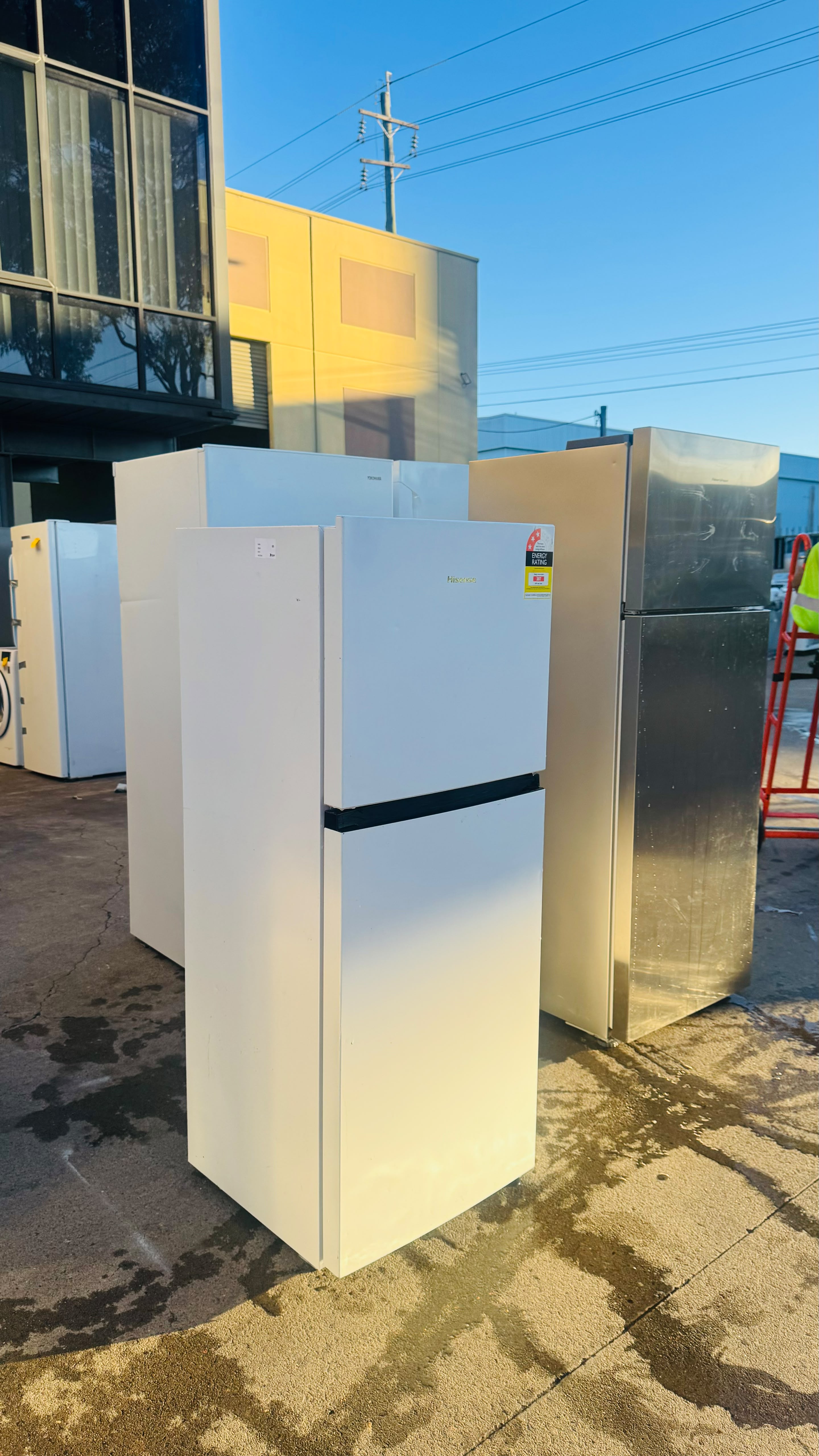 HISENSE 223 LITRES FRIDGE FREEZER