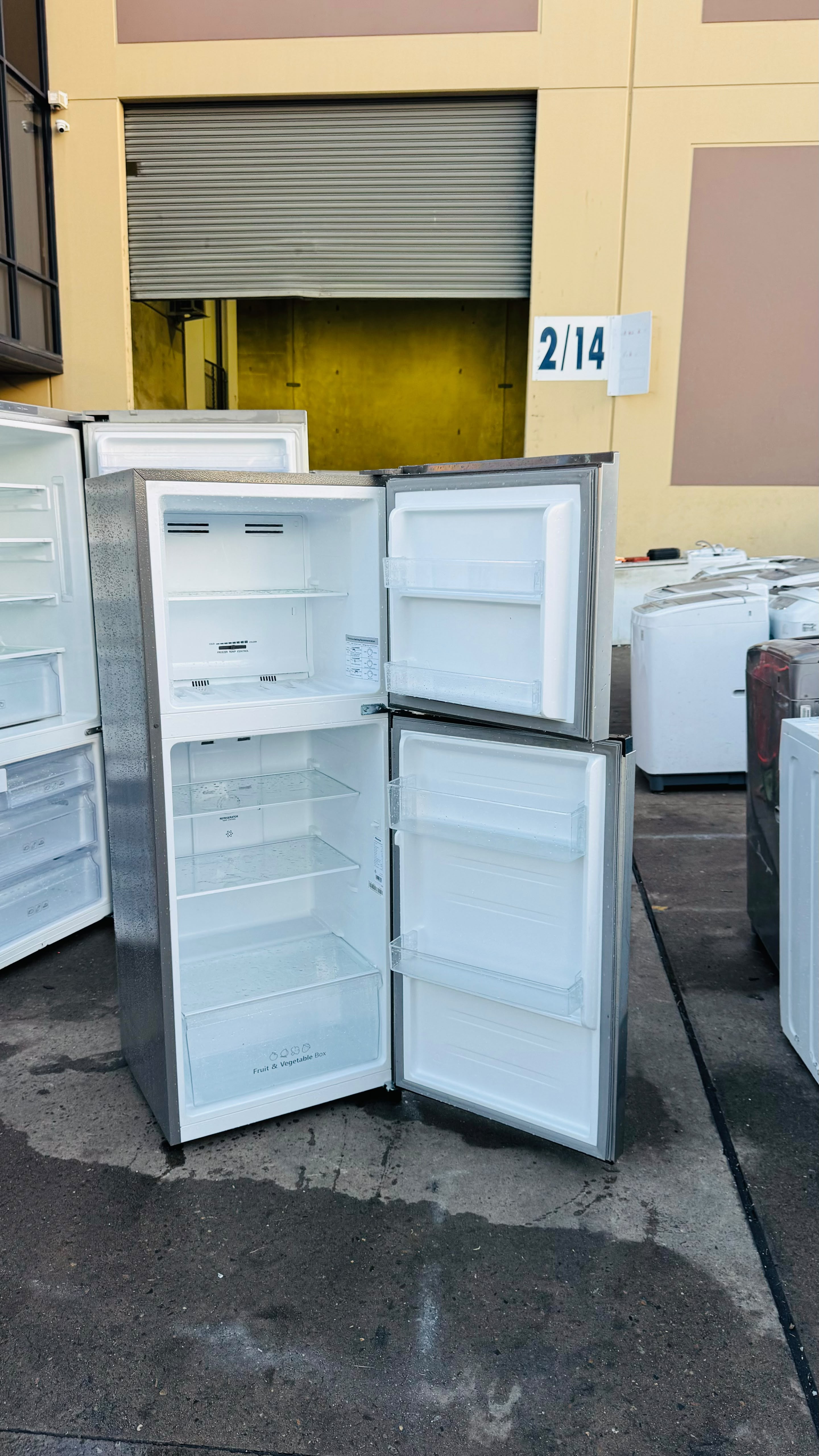 HISENSE 205 LITRES FRIDGE FREEZER