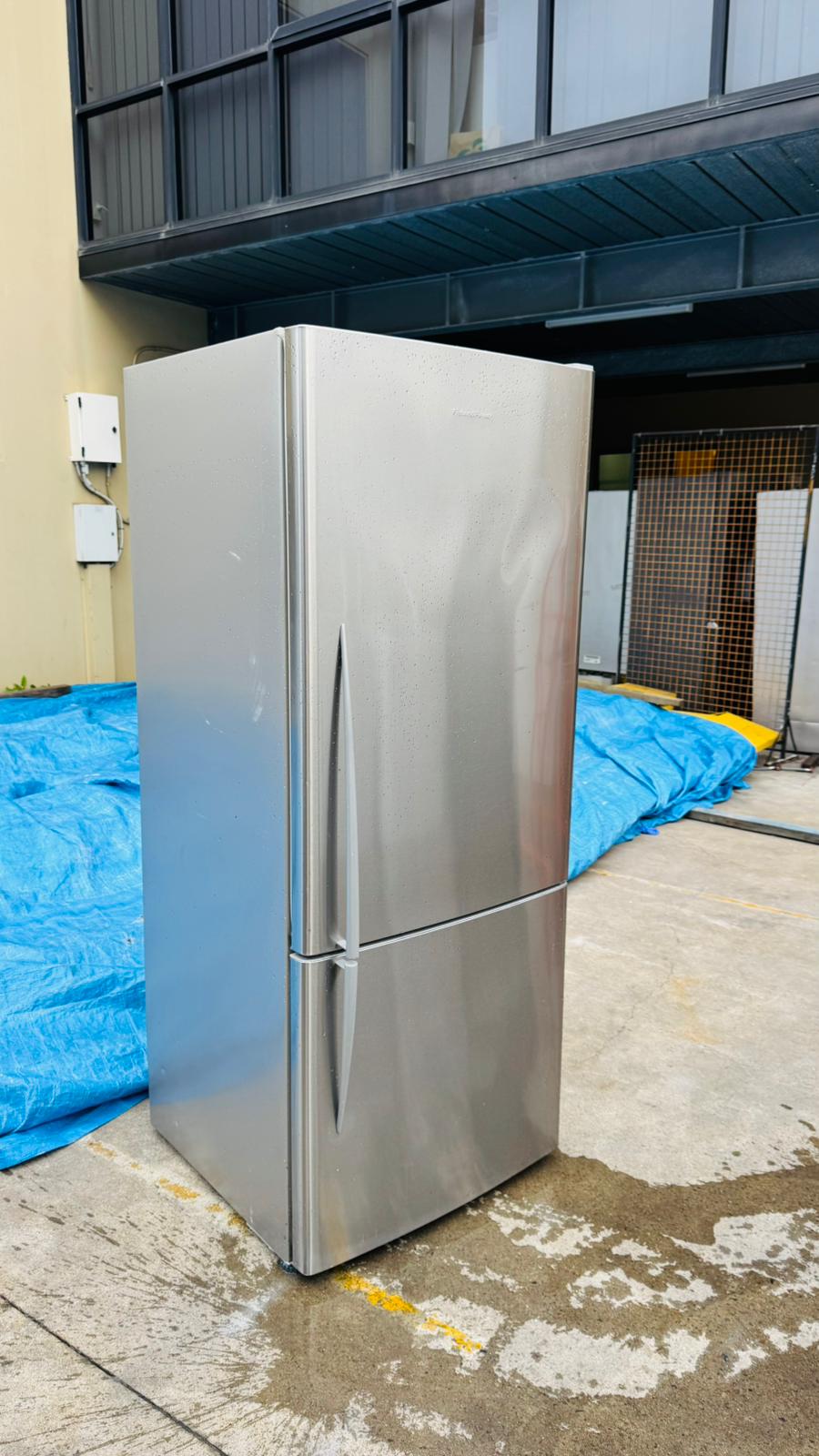 FISHER AND PAYKEL 442 LITRES FRIDGE FREEZER