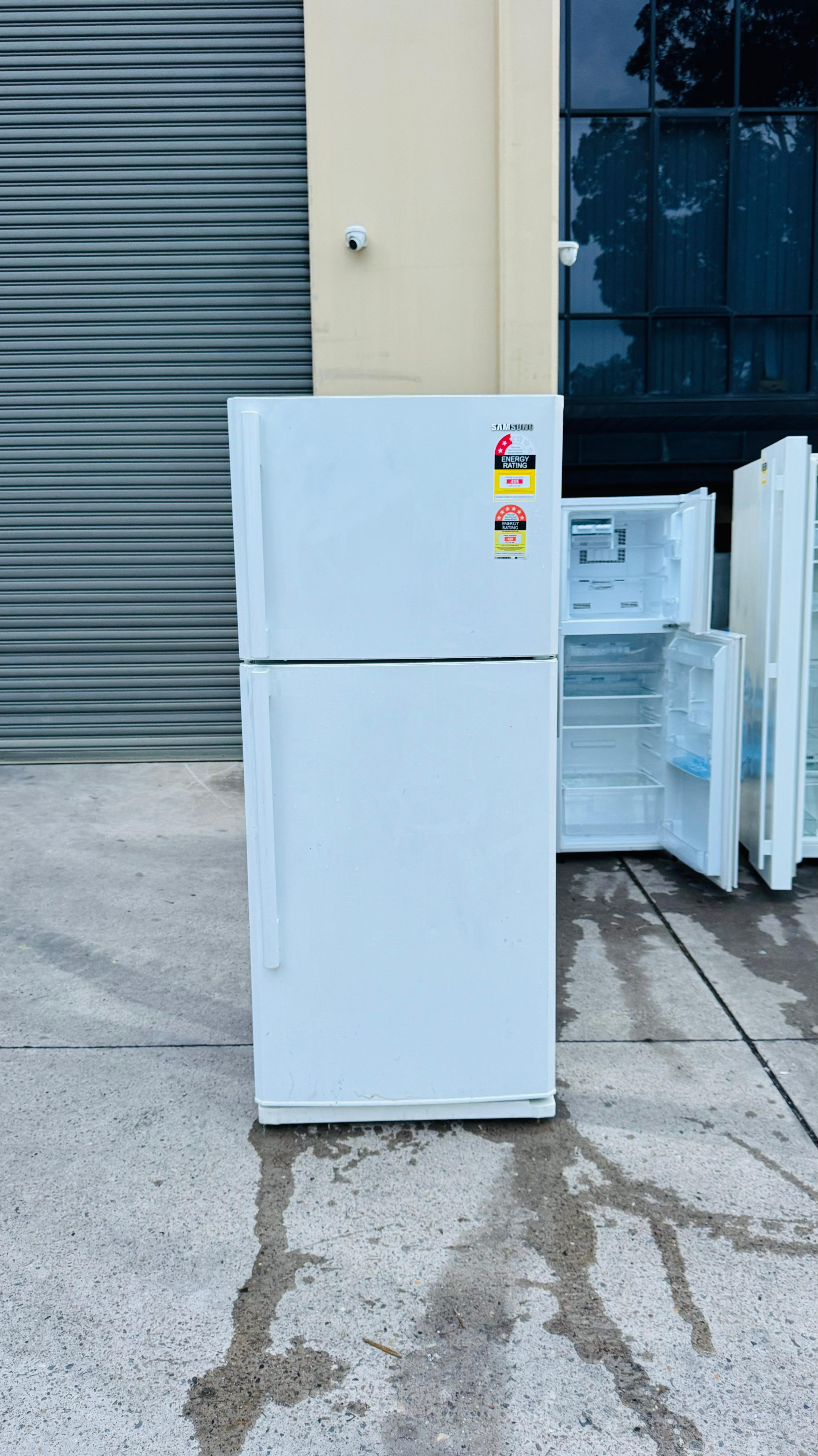 SAMSUNG 434 LITRES FRIDGE FREEZER