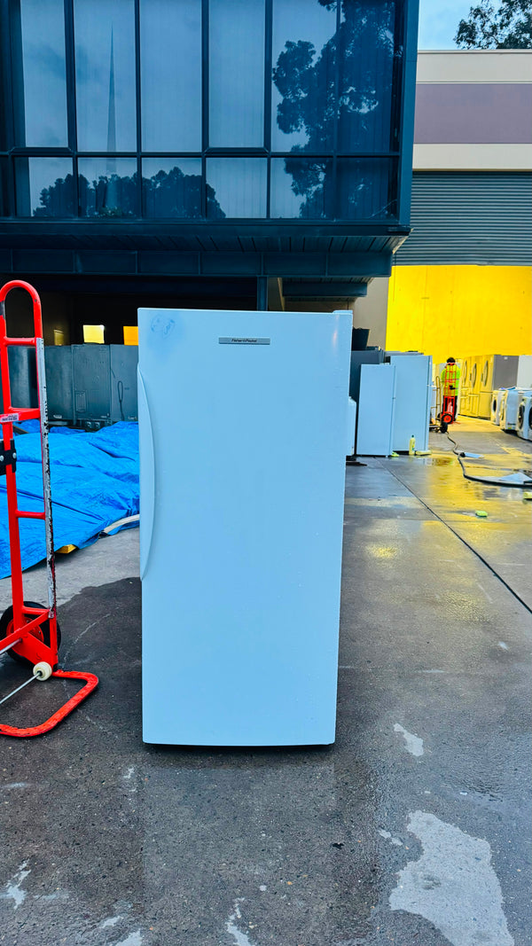 FISHER AND PAYKEL 304 LITRES FREEZER ONLY