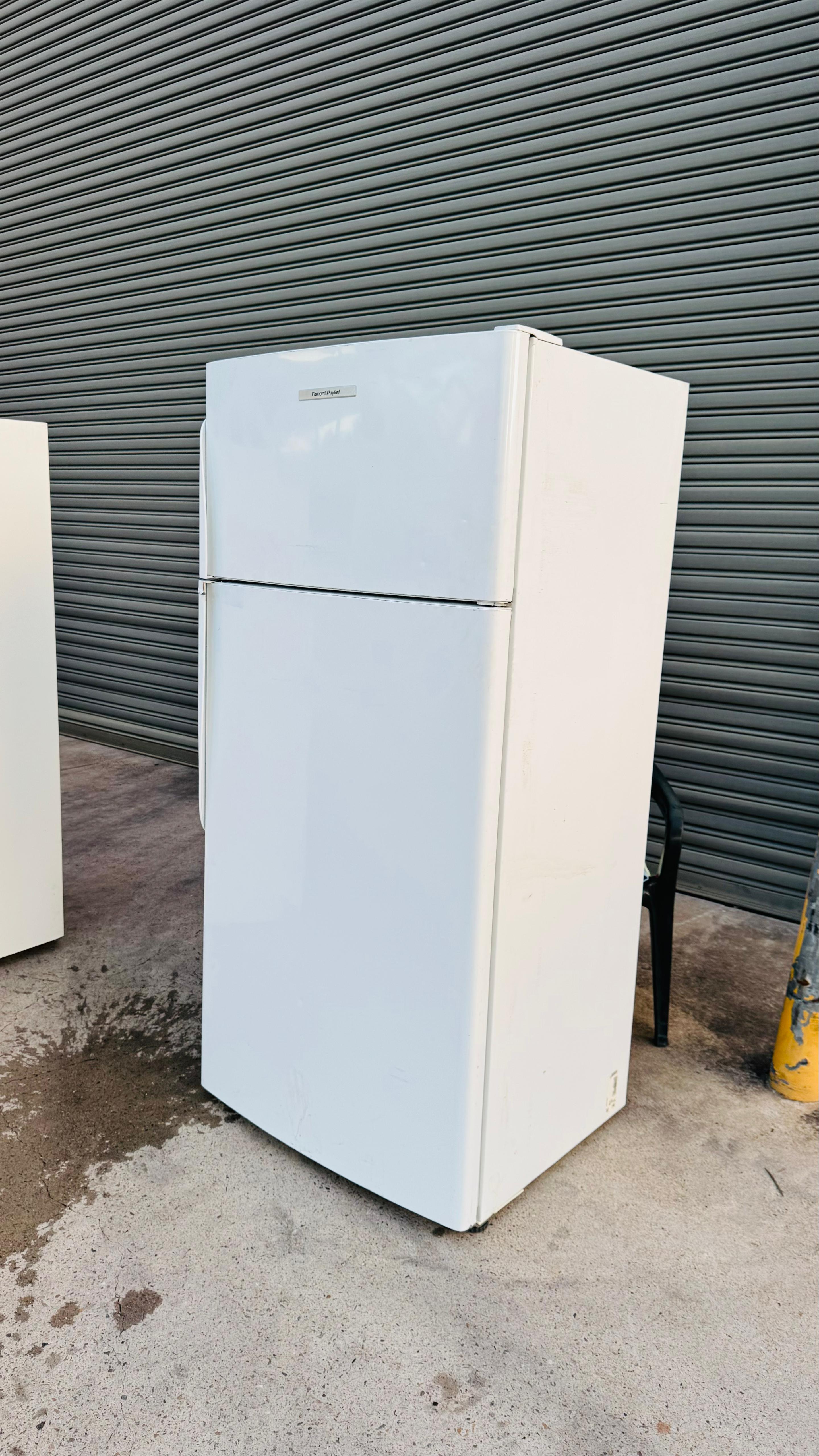 FISHER AND PAYKEL 517 LITRES FRIDGE FREEZER