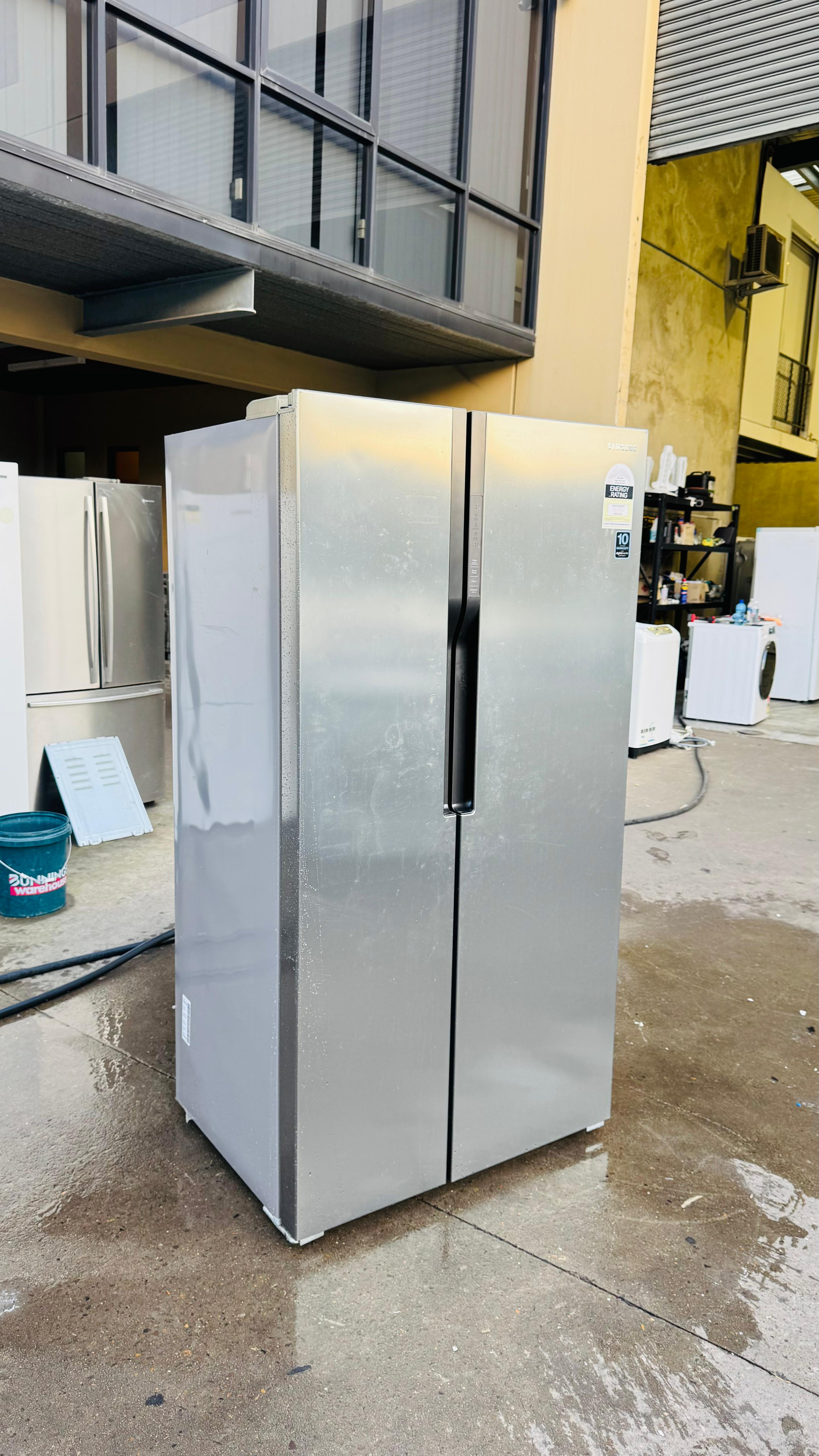 SAMSUNG 584 LITRES SIDE BY SIDE DOOR FRIDGE FREEZER