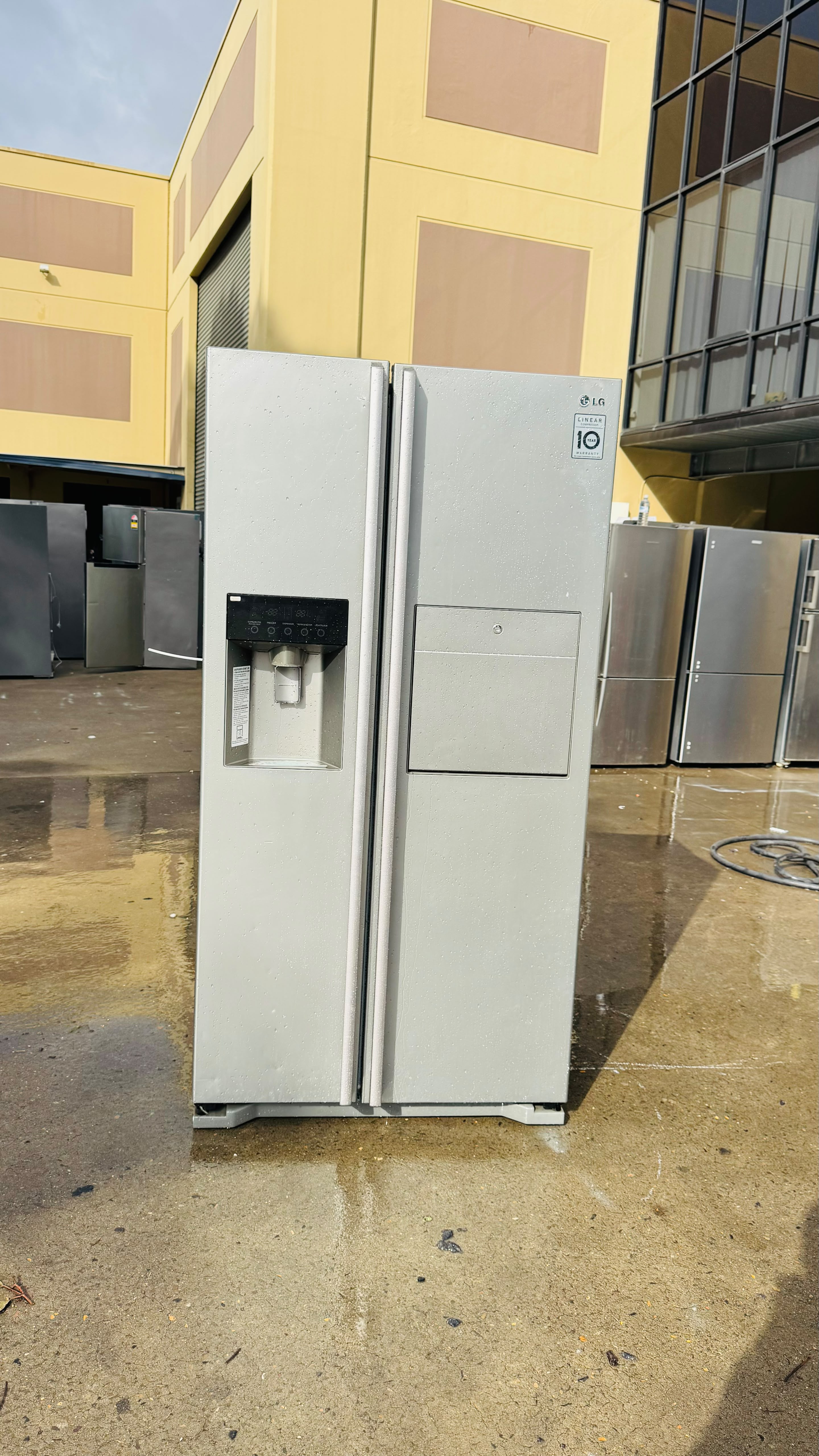 LG 567 LITRES SIDE BY SIDE FRIDGE FREEZER