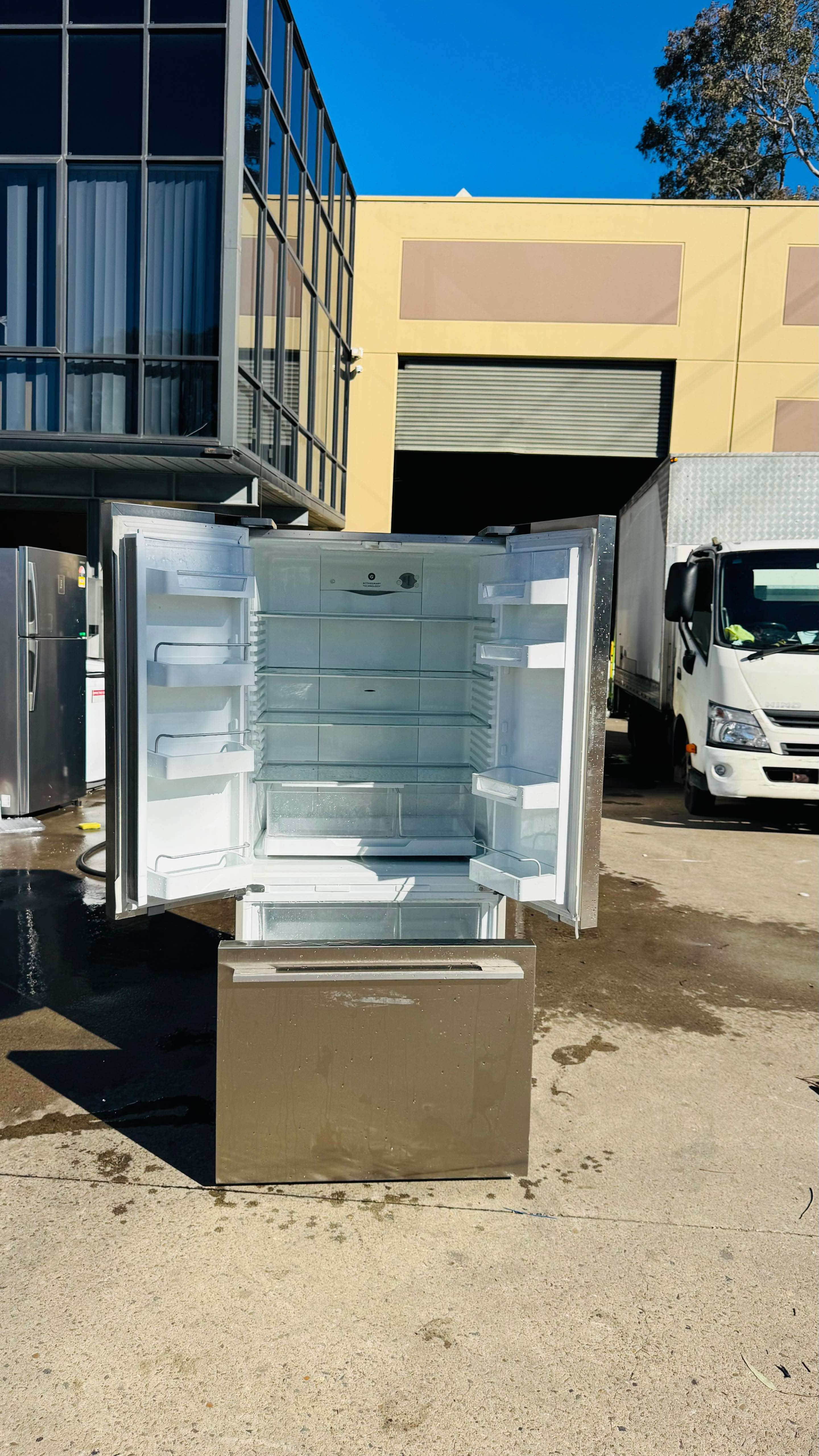 FISHER AND PAYKEL 519 LITRES FRENCH DOOR FRIDGE FREEZER