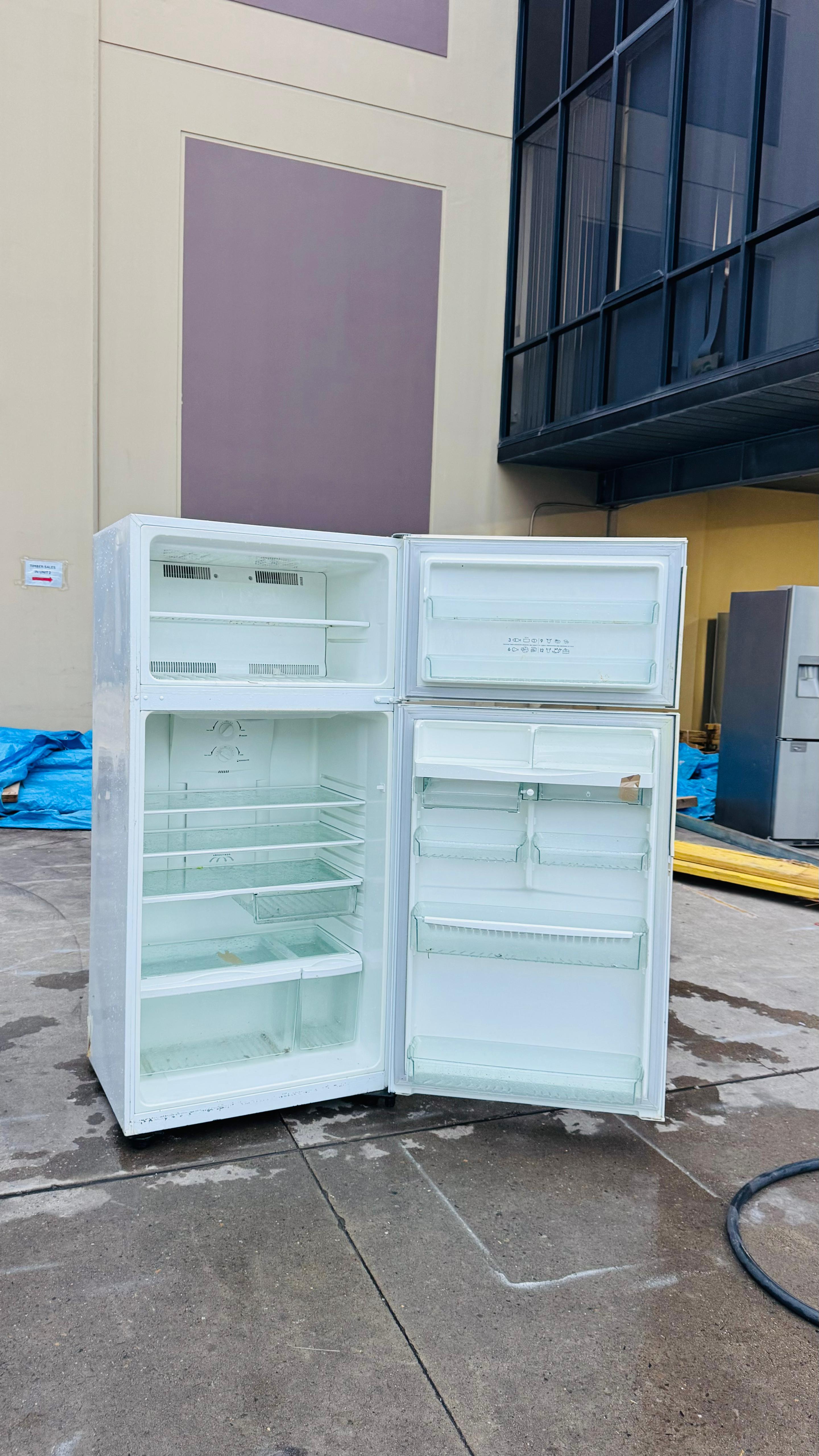 WESTINGHOUSE 520 LITRES FRIDGE FREEZER