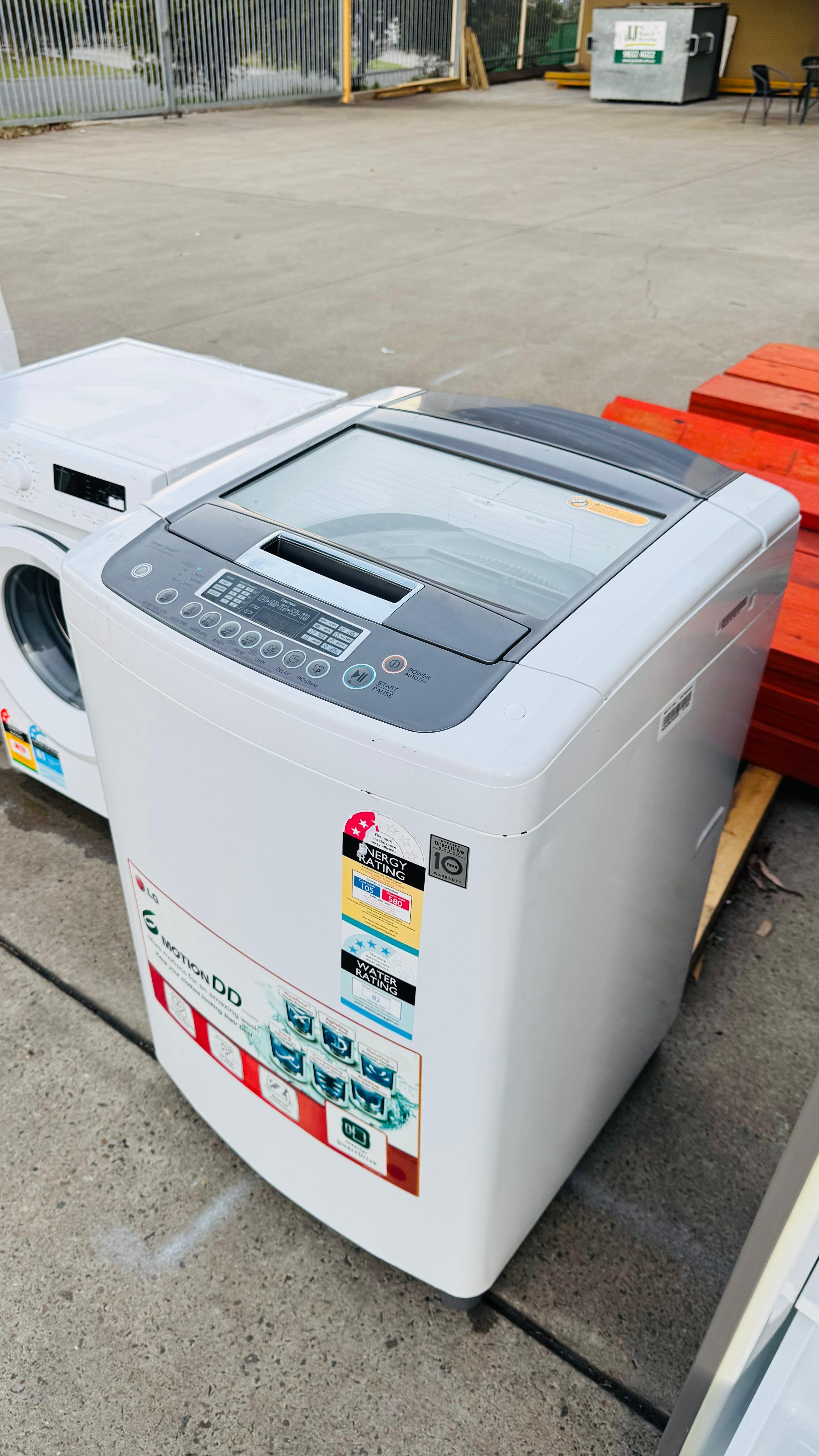 LG 8KGS TOP LOADER WASHING MACHINE