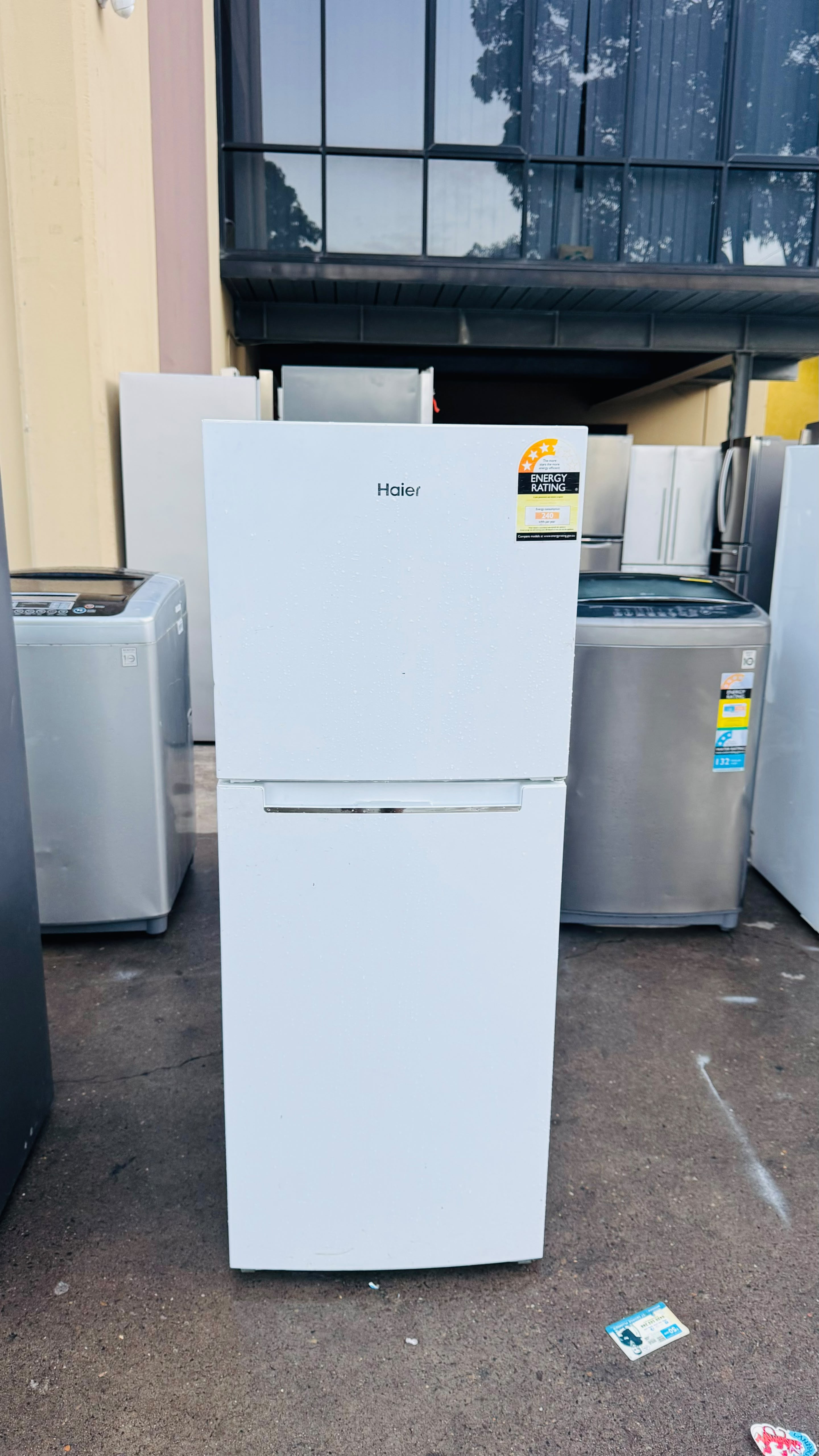 HAIER 220 LITRES FRIDGE FREEZER