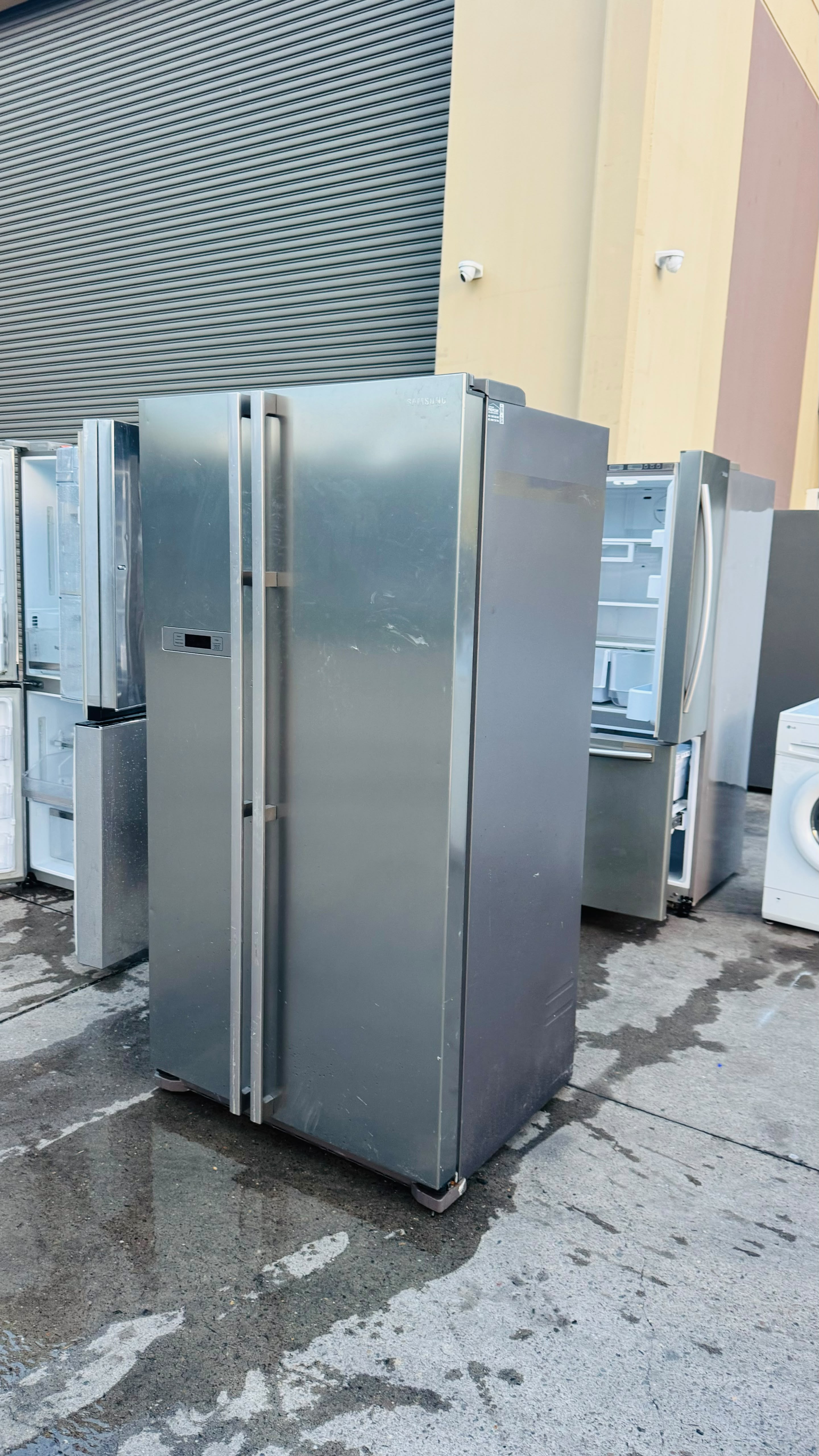 SAMSUNG 710 LITRES SIDE BY SIDE DOOR FRIDGE FREEZER