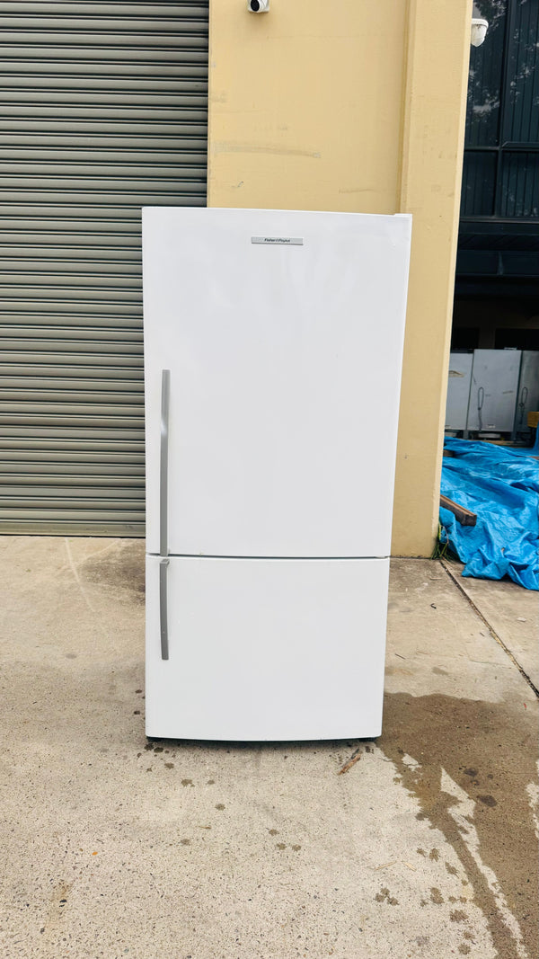 FISHER AND PAYKEL 519 LITRES FRIDGE FREEZER