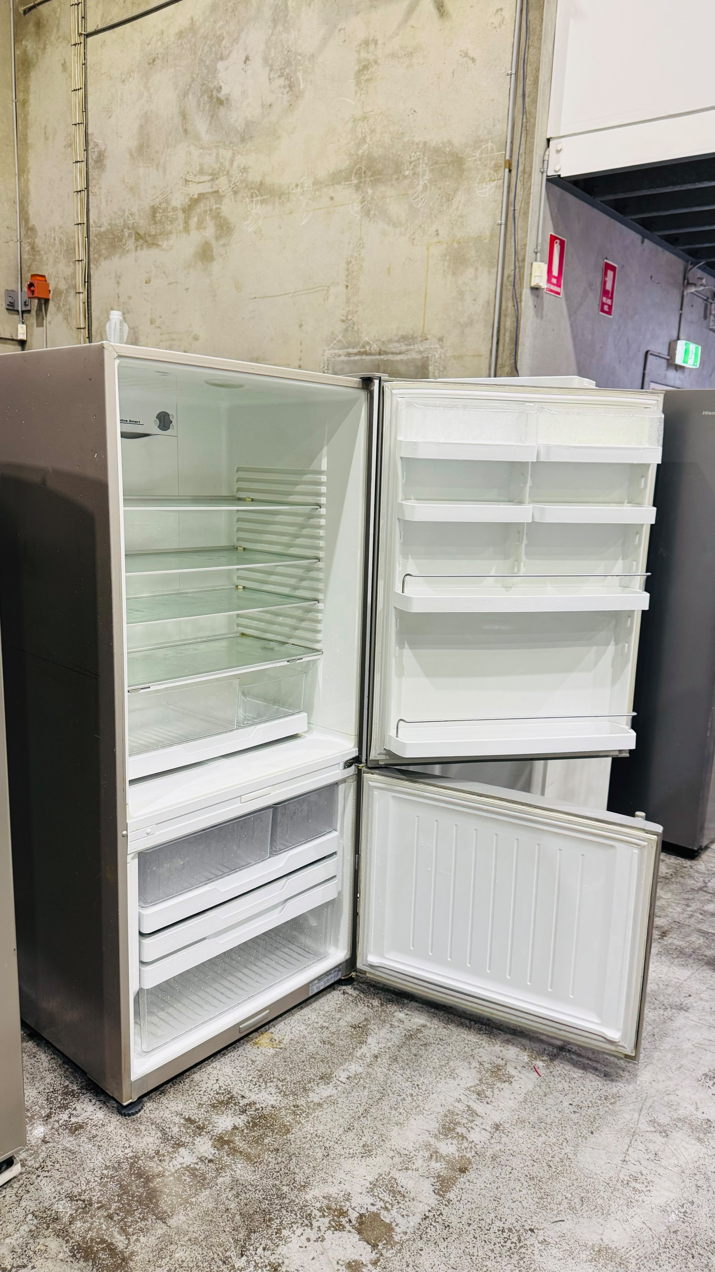 FISHER AND PAYKEL 519 LITRES FRIDGE FREEZER