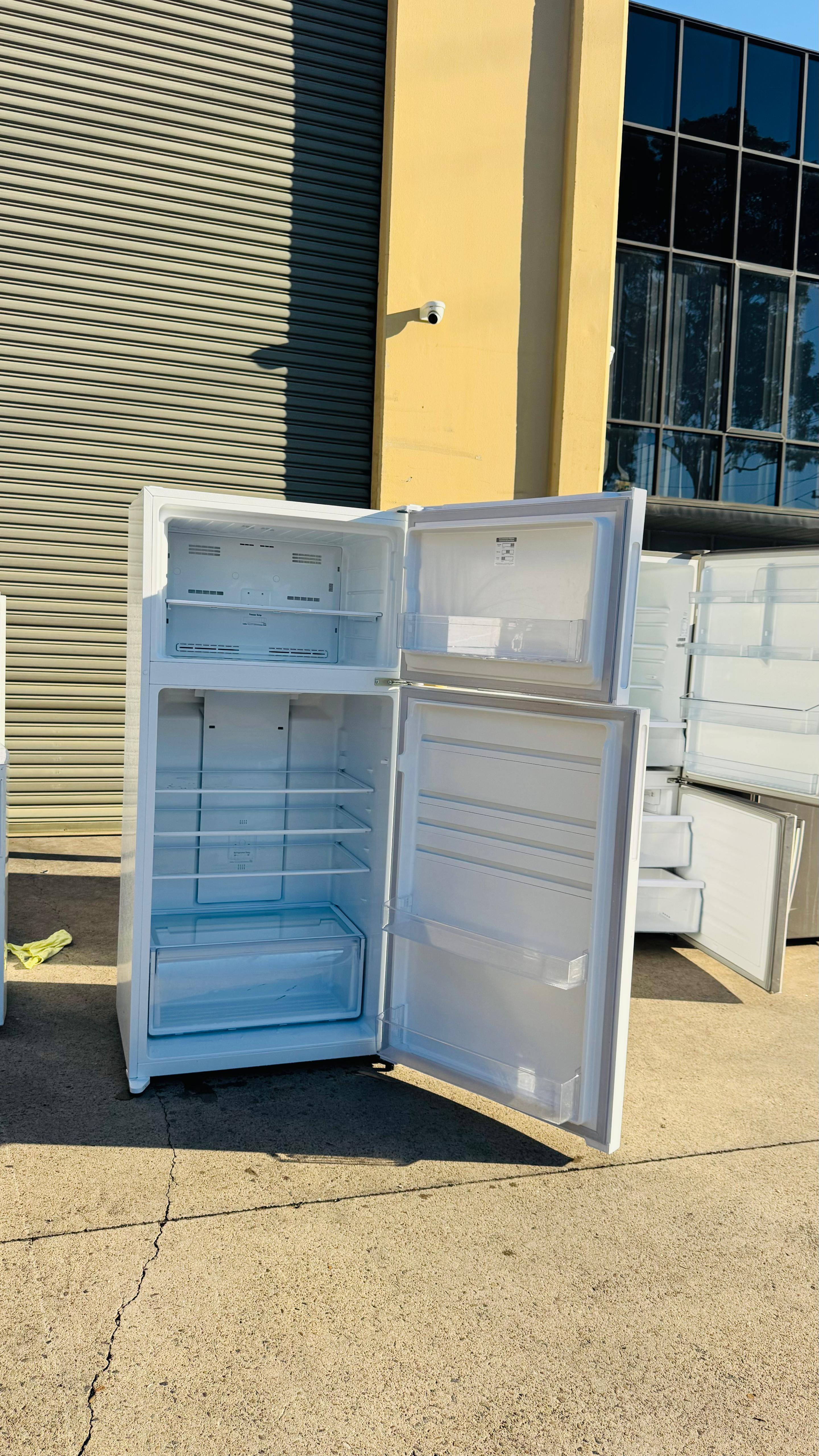 KELVINATOR 536 LITRES FRIDGE FREEZER