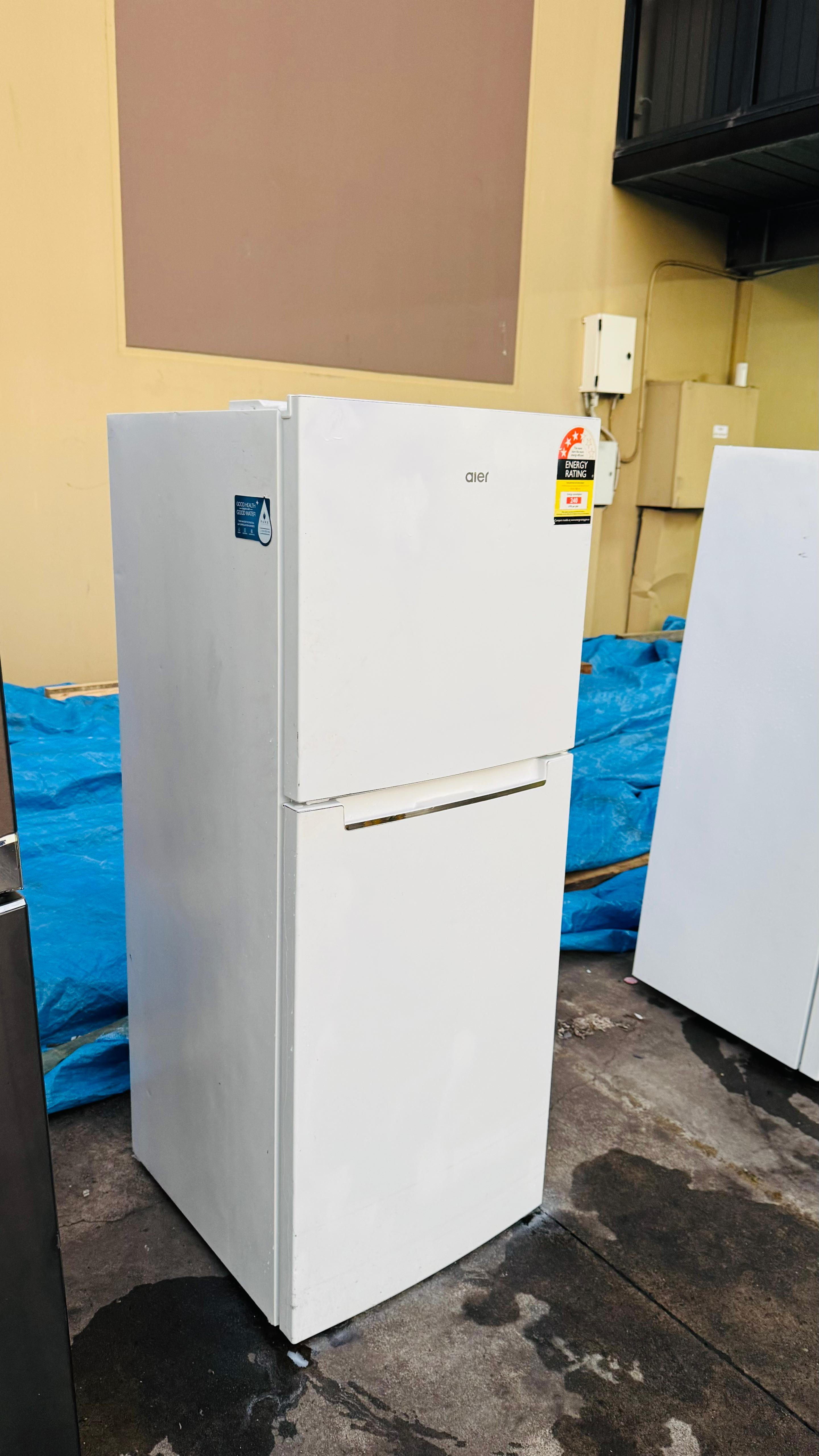 HAIER 220 LITRES FRIDGE FREEZER