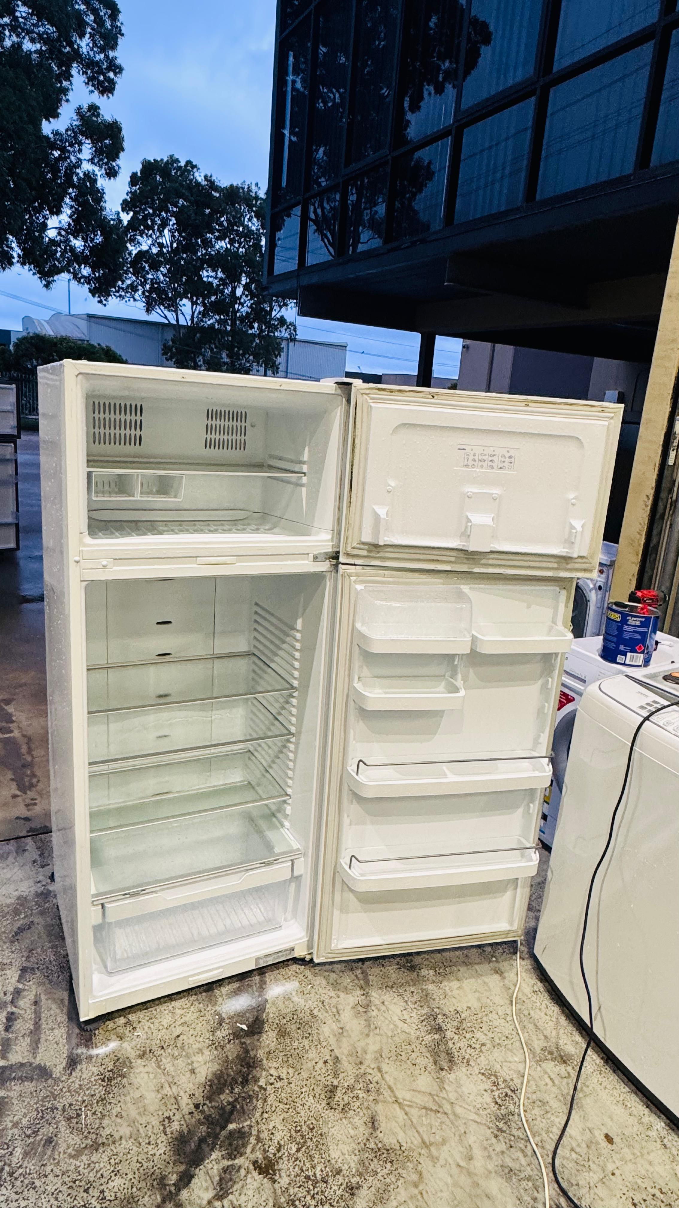 FISHER AND PAYKEL 447 LITRES FRIDGE FREEZER