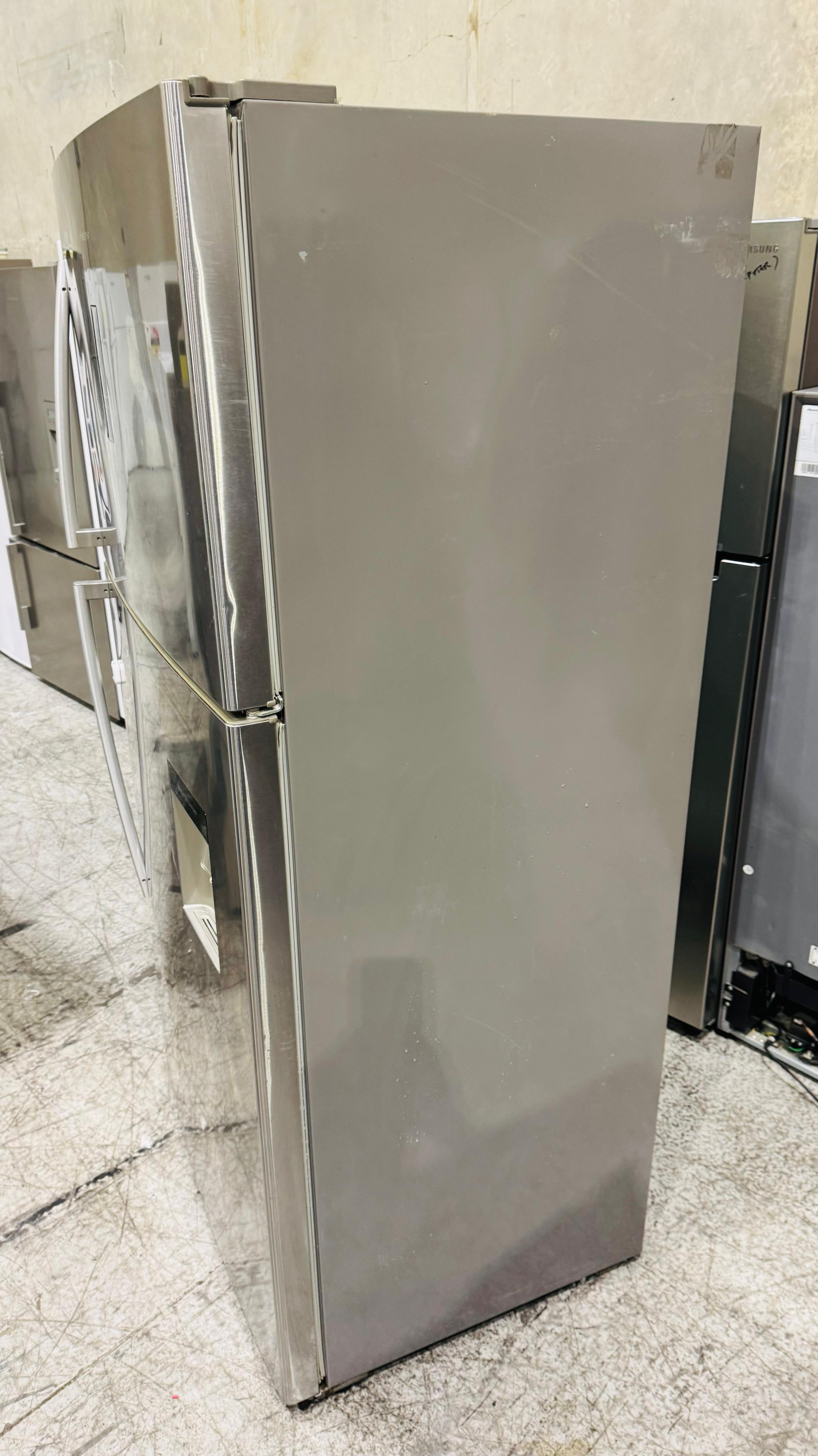 HISENSE 593 LITRES FRIDGE FREEZER