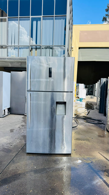 HISENSE 593 LITRES FRIDGE FREEZER