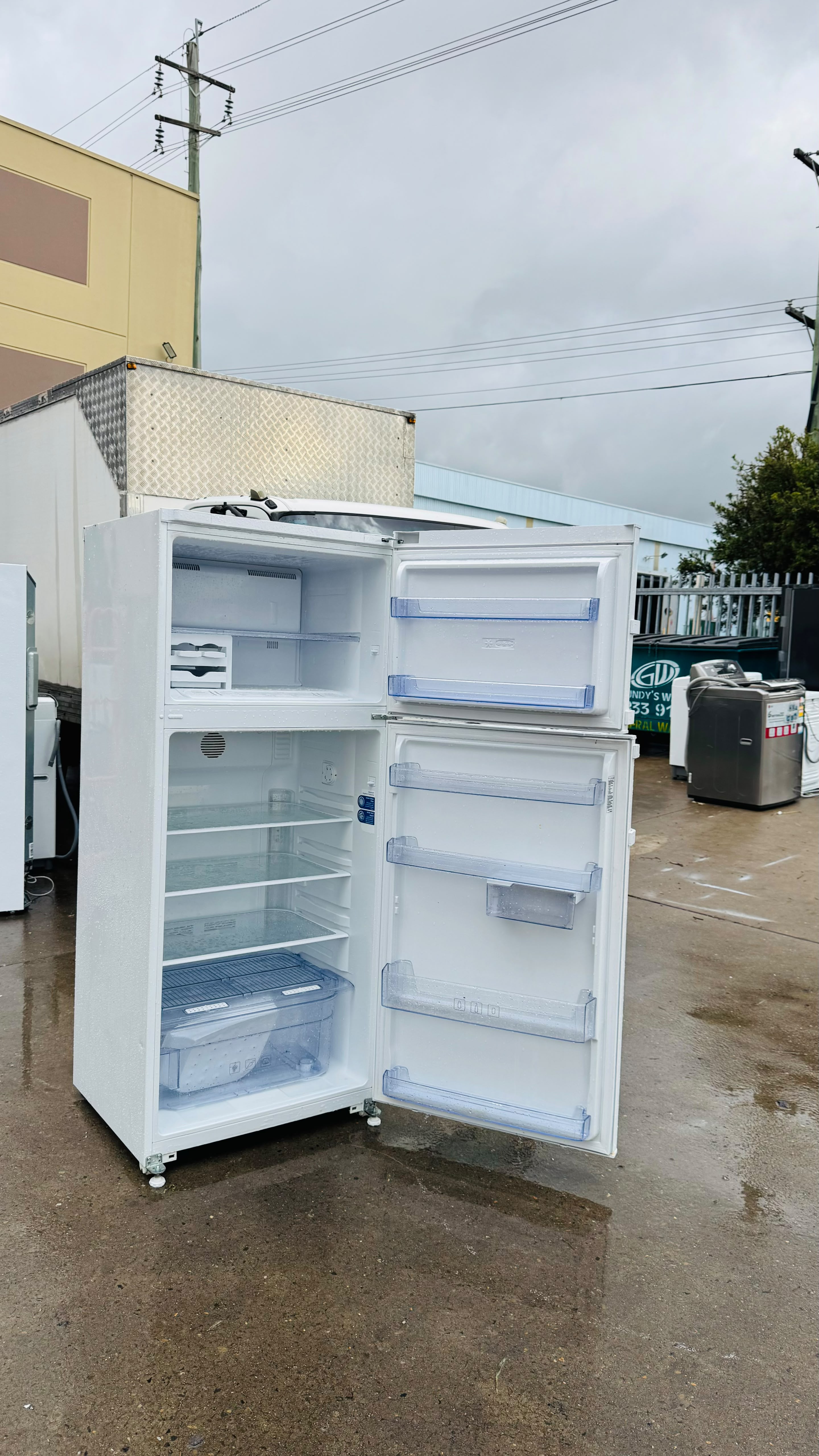 BEKO 415 LITRES FRIDGE FREEZER