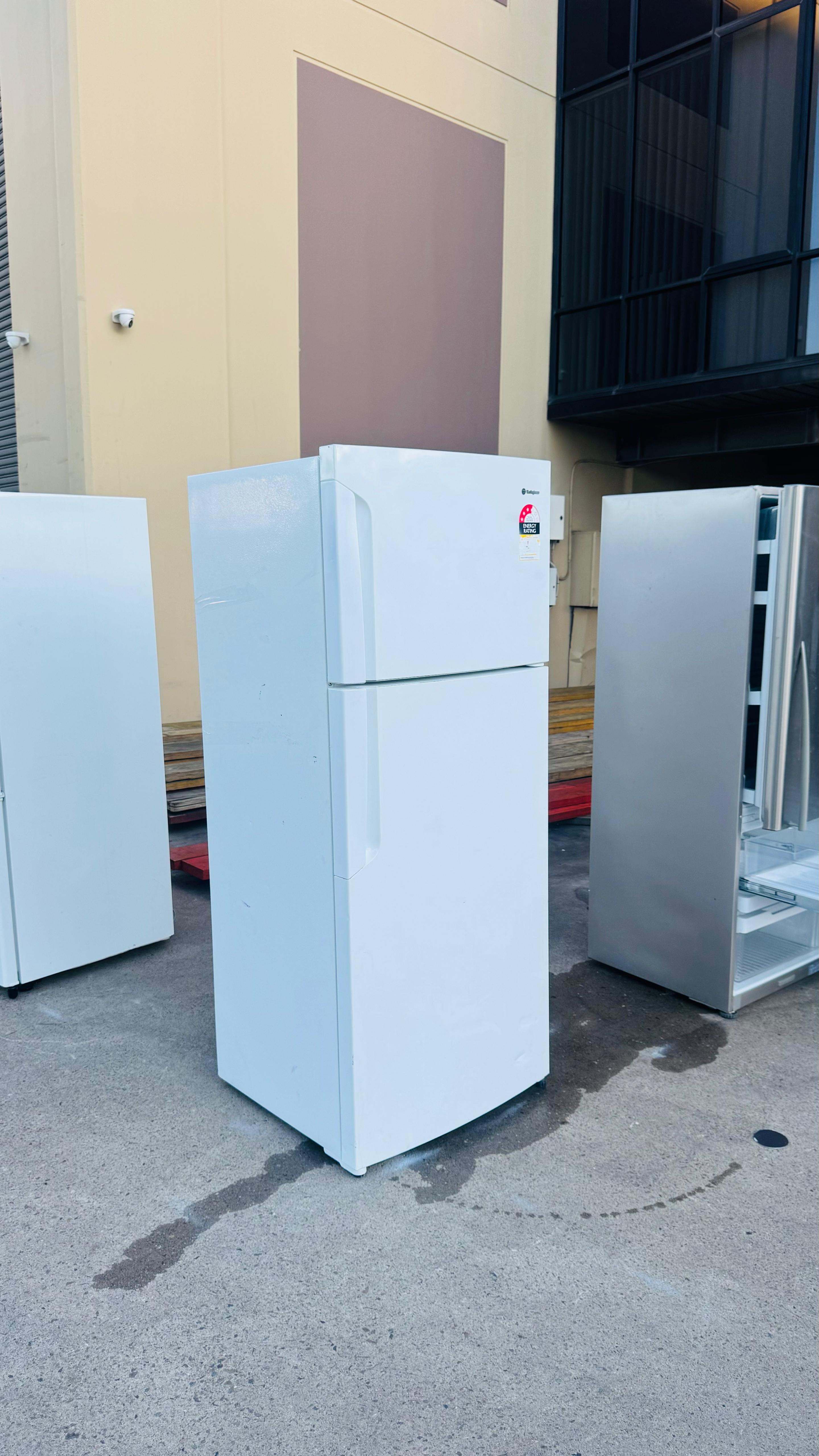 WESTINGHOUSE 462 LITRES FRIDGE FREEZER