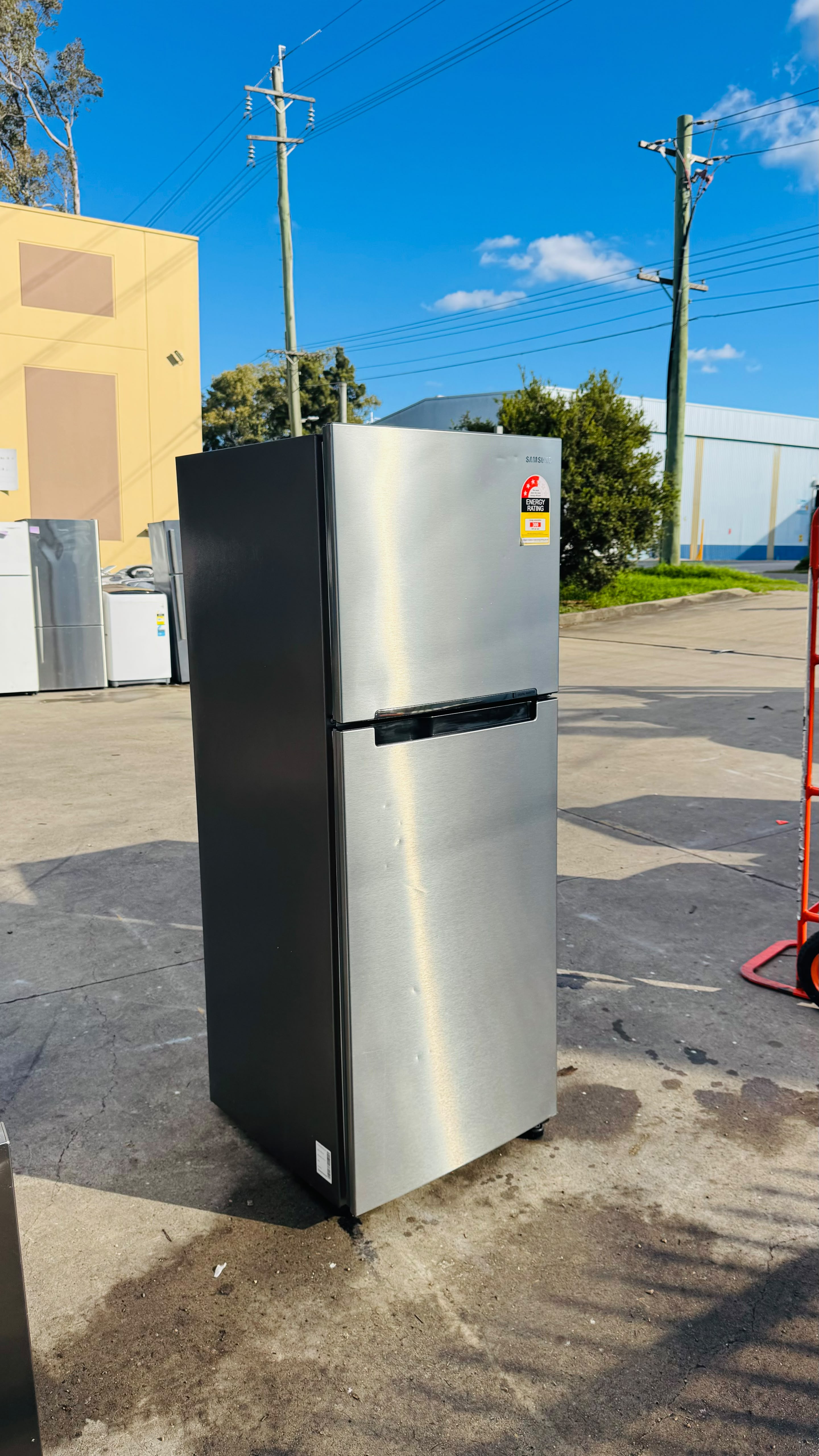SAMSUNG 320 LITRES FRIDGE FREEZER
