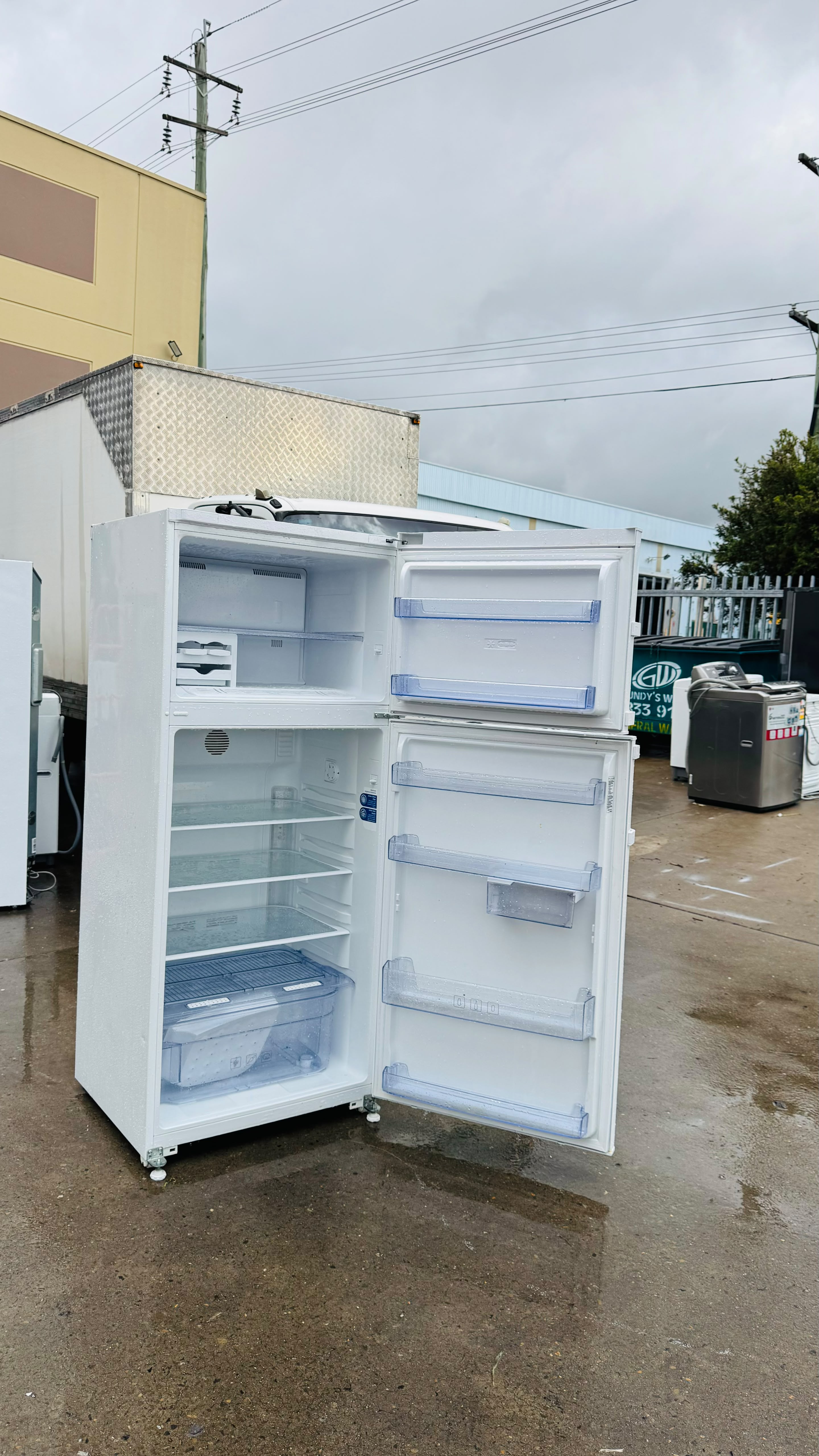 BEKO 415 LITRES FRIDGE FREEZER