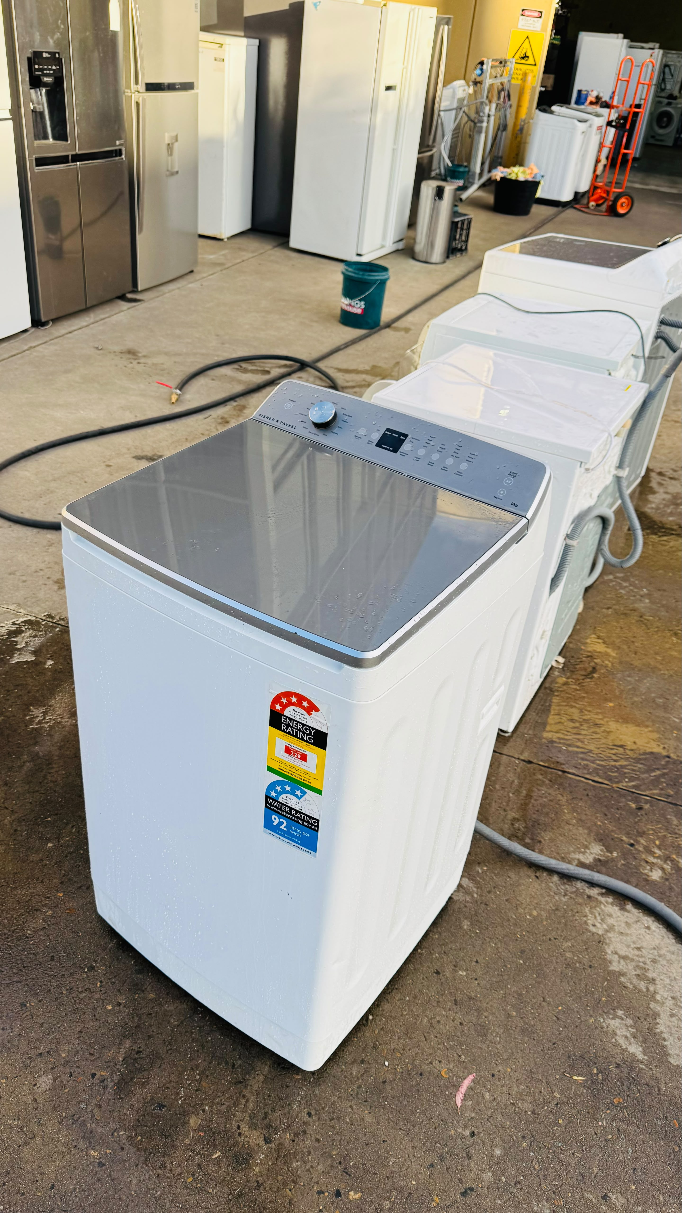 FISHER AND PAYKEL 9KGS TOP LOADER WASHING MACHINE