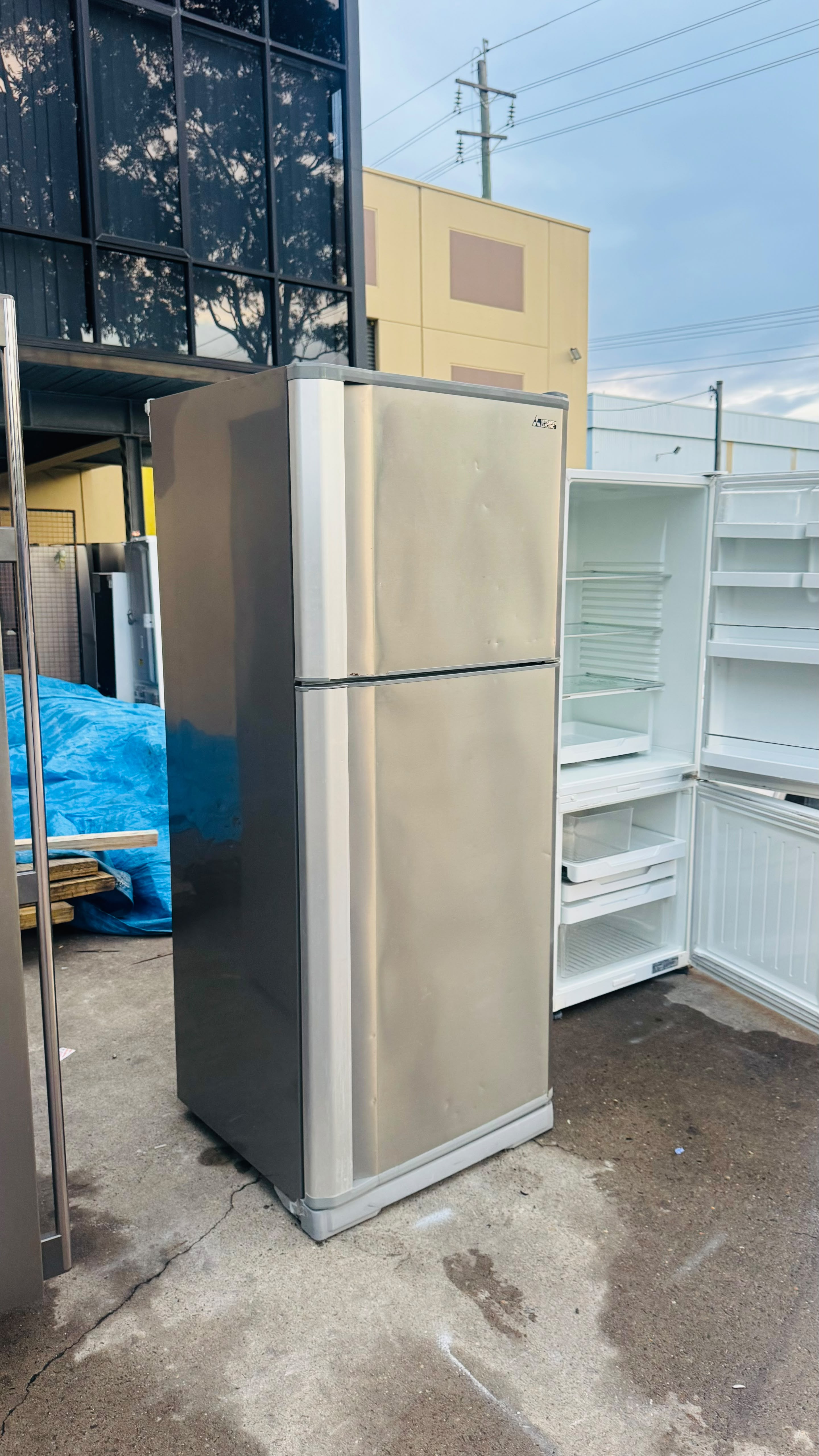 MITSUBUSHI 420 LITRES FRIDGE FREEZER