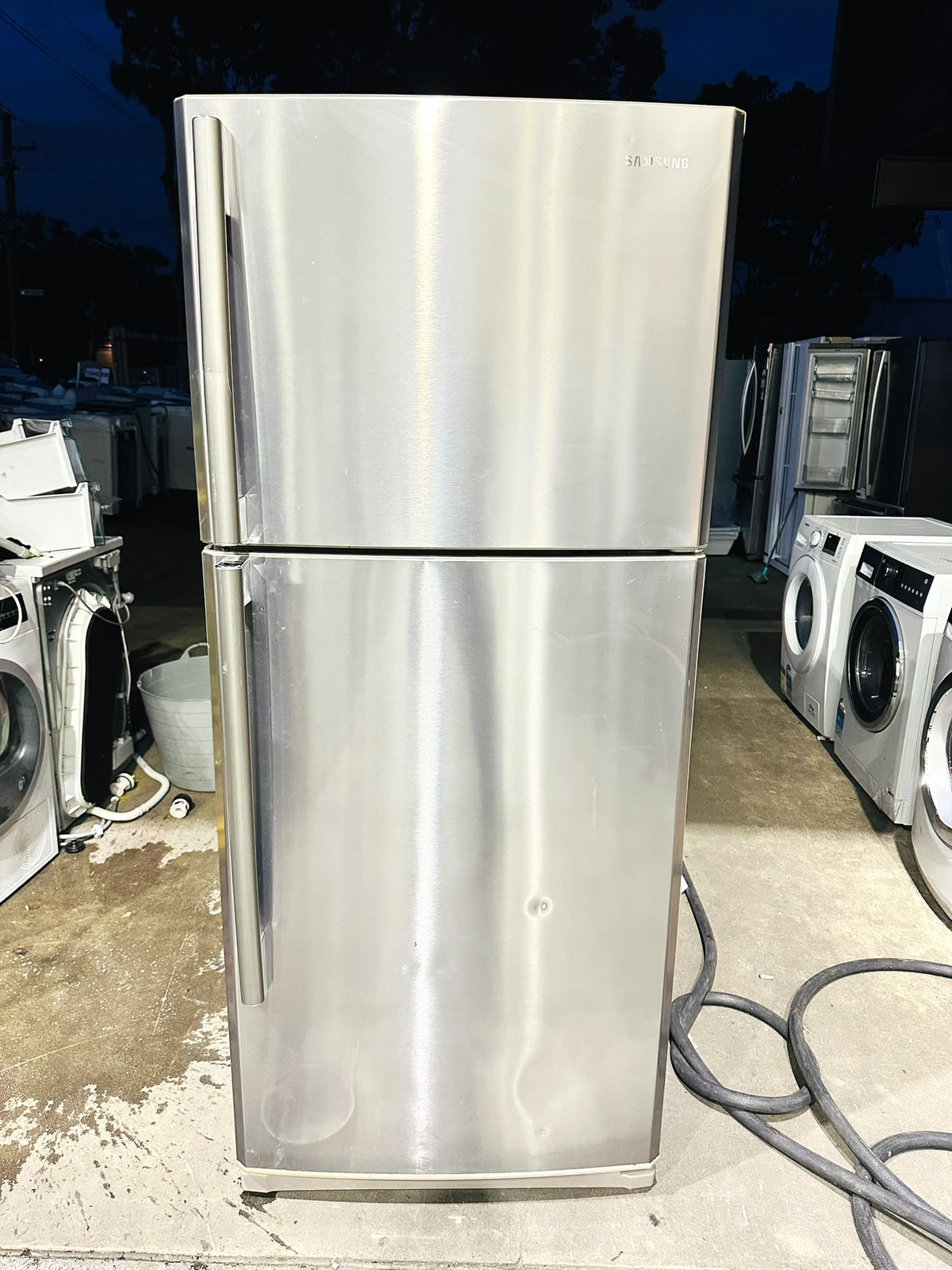 SAMSUNG 341 LITRES FRIDGE FREEZER
