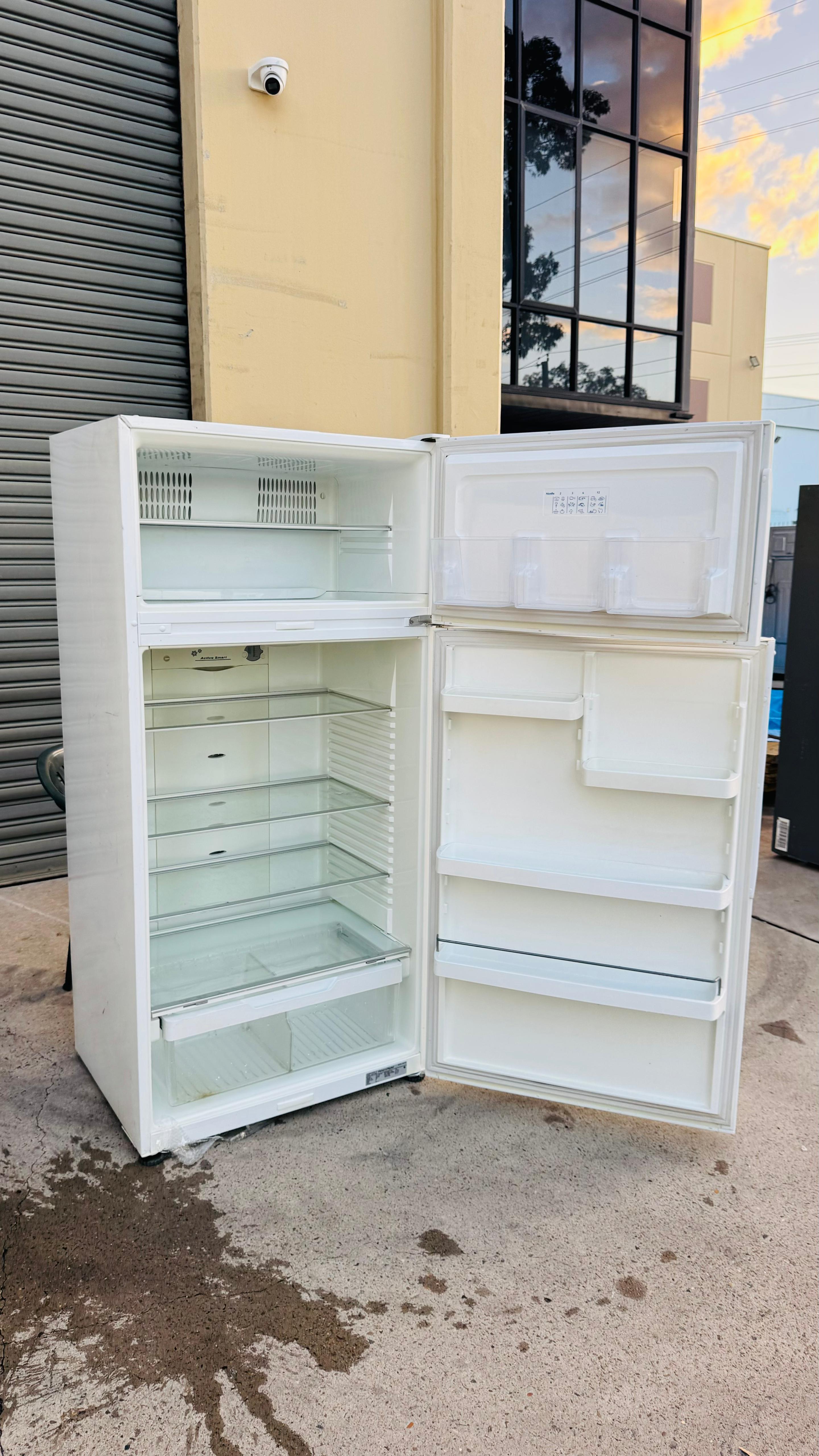 FISHER AND PAYKEL 517 LITRES FRIDGE FREEZER