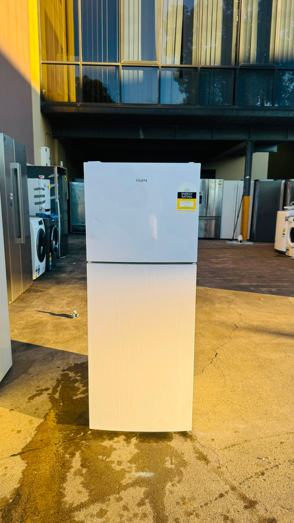 HAIER 224 LITRES FRIDGE FREEZER