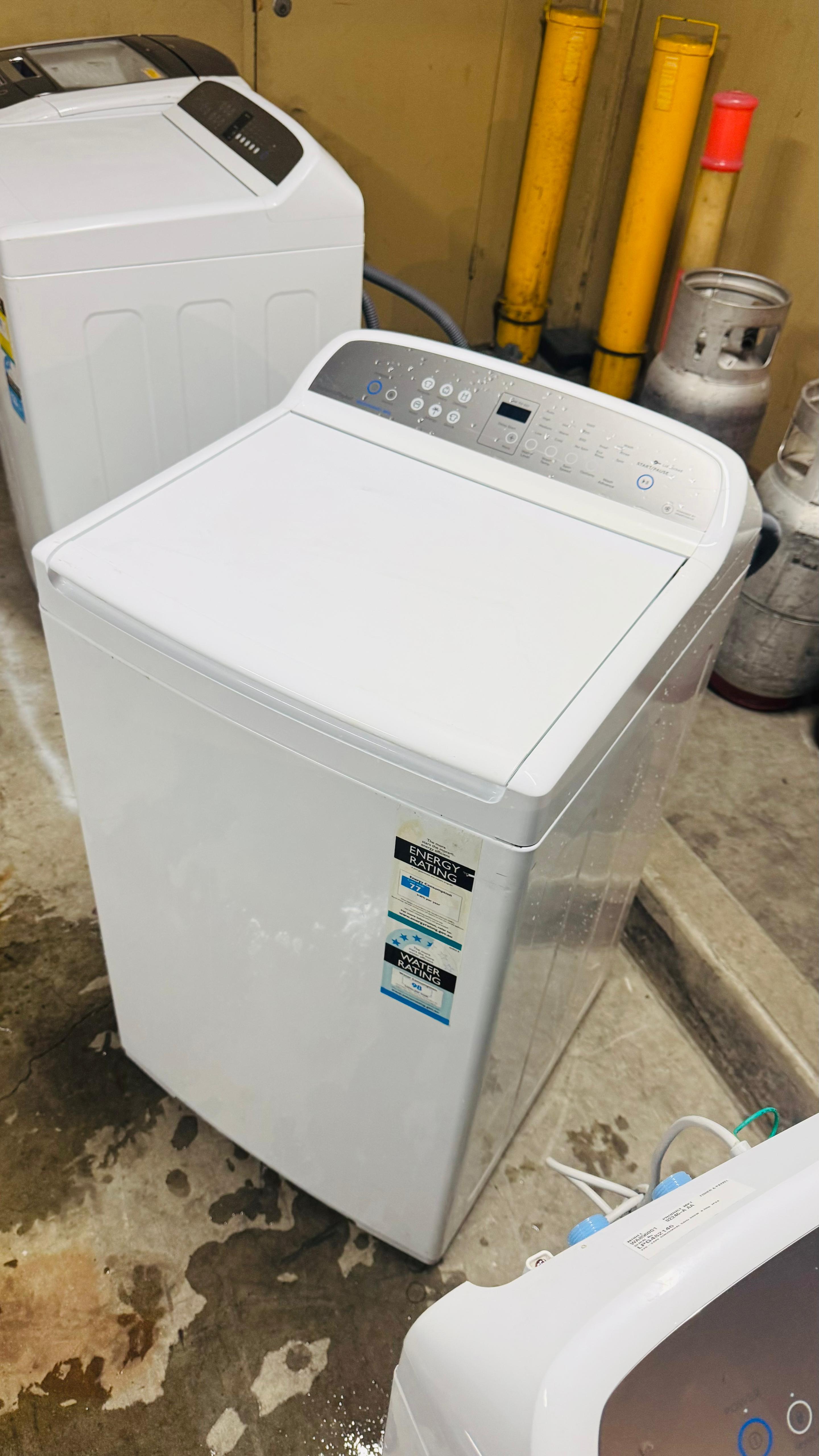 FISHER AND PAYKEL 8 KGS TOP LOADER WASHING MACHINE