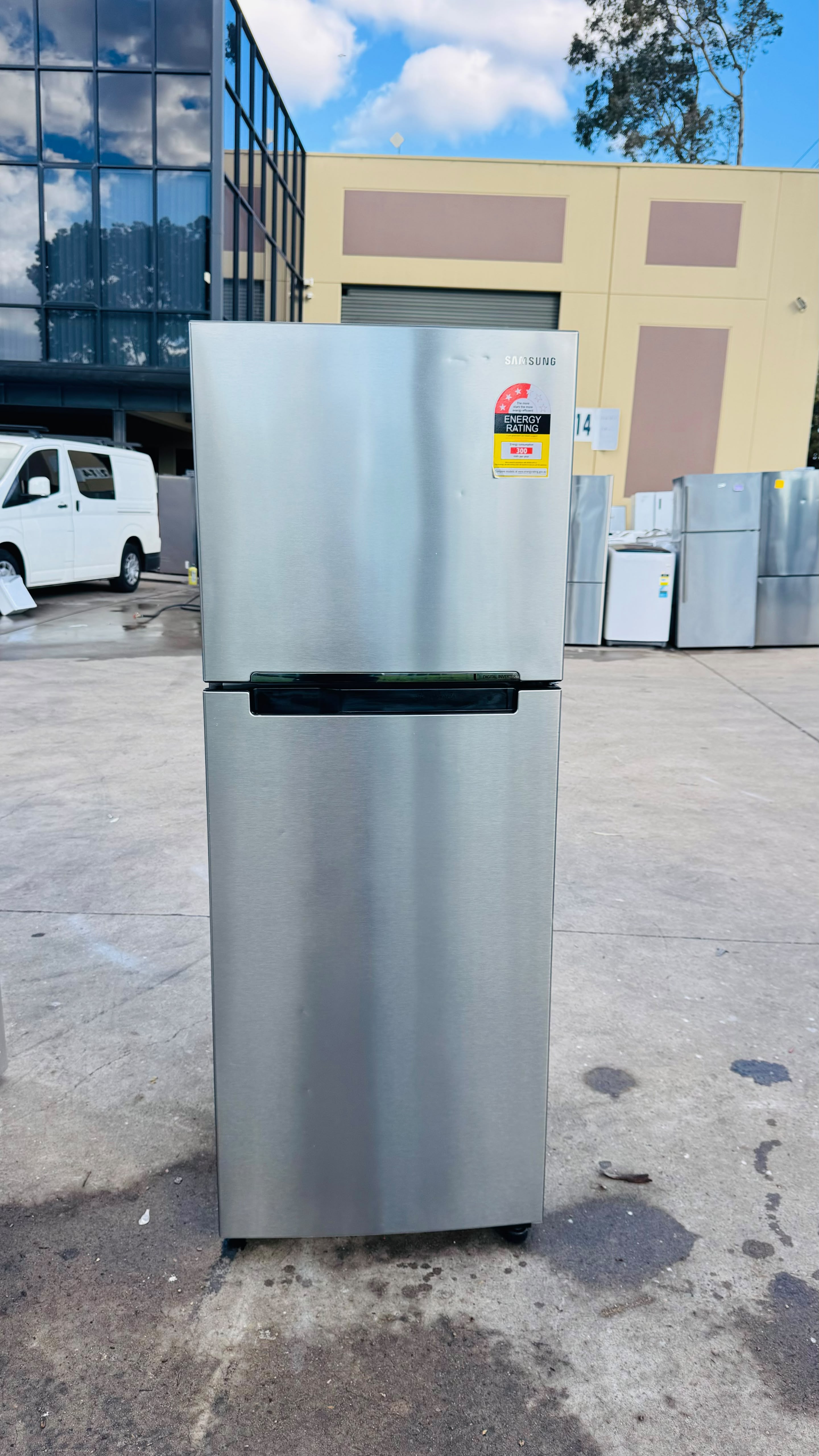 SAMSUNG 320 LITRES FRIDGE FREEZER