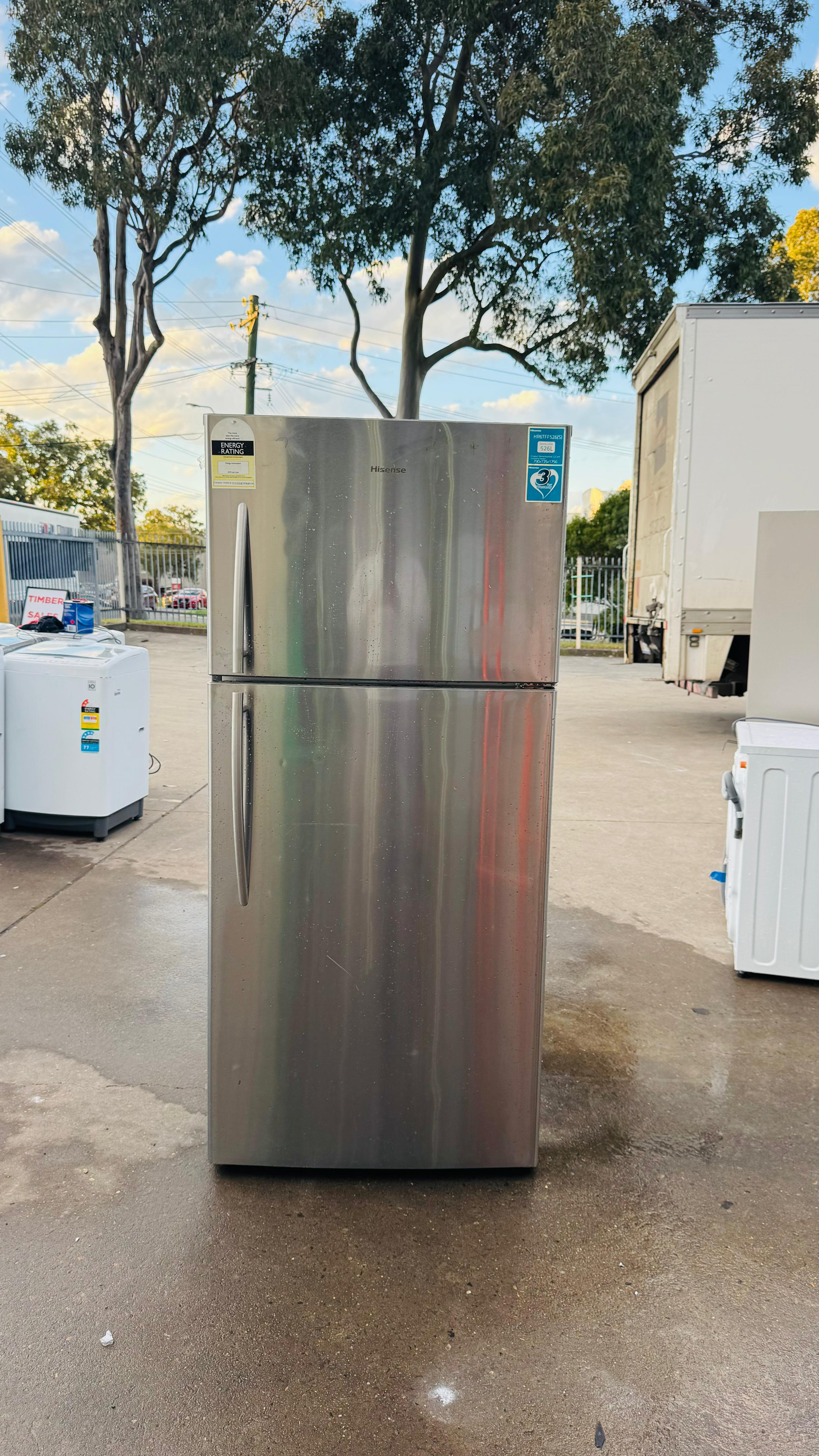 HISENSE 526 LITRES FRIDGE FREEZER