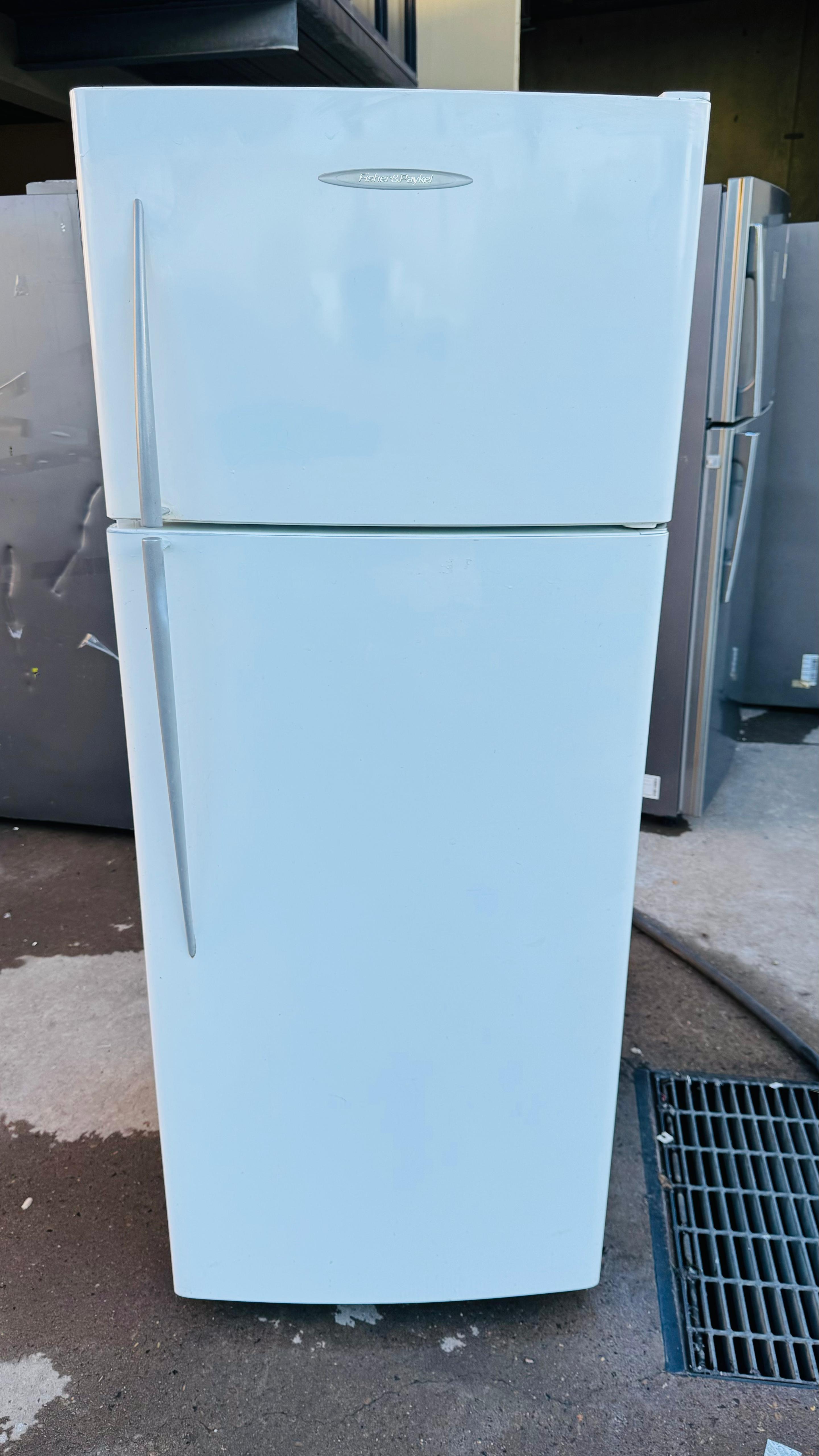 FISHER AND PAYKEL 441 LITRES FRIDGE FREEZER