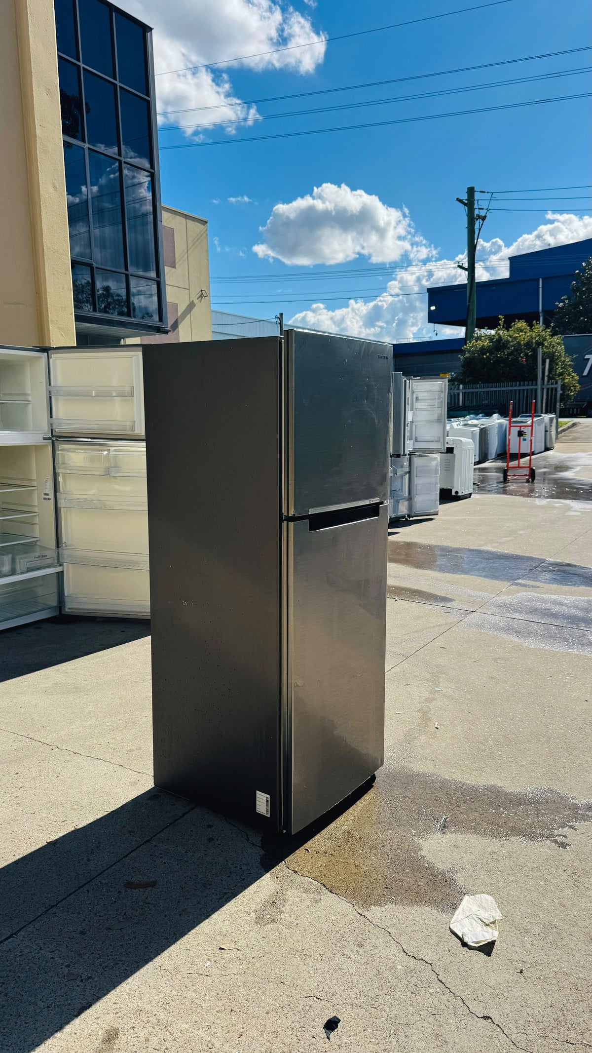 SAMSUNG 318 LITRES FRIDGE FREEZER