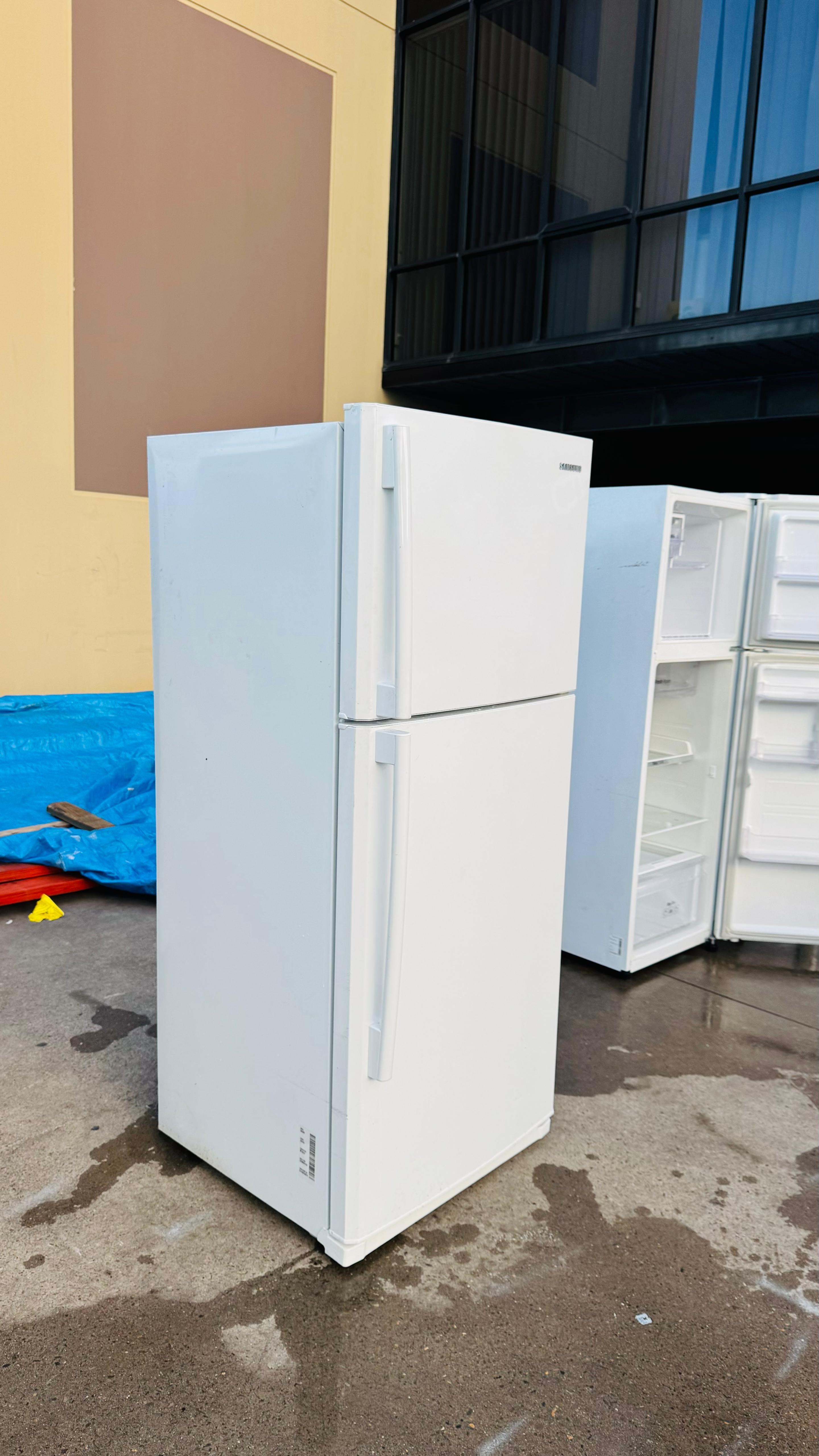 SAMSUNG 434 LITRES FRIDGE FREEZER